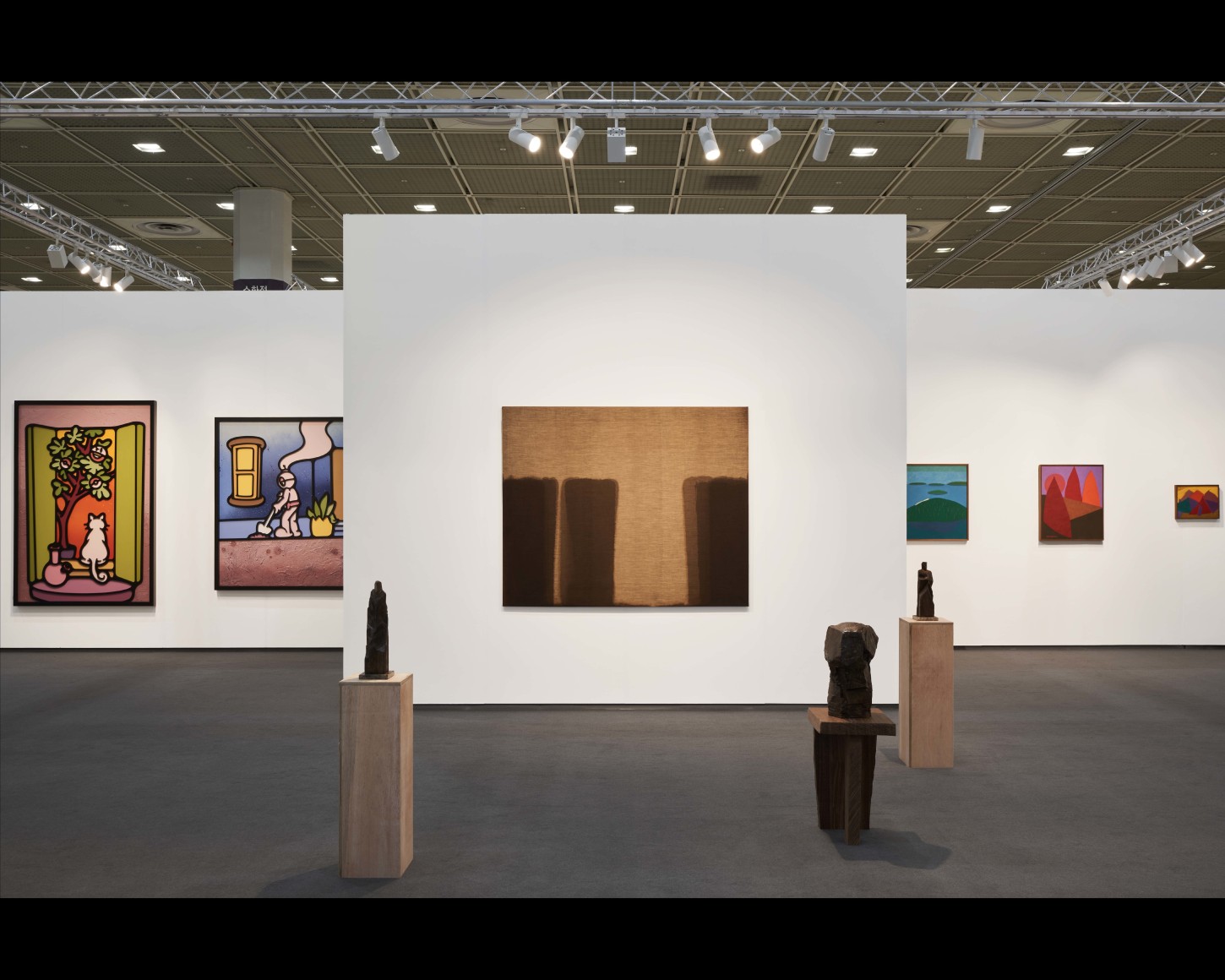 Installation view of PKM Gallery booth (COEX Convention Center Hall C &amp;amp; D, A15) in FRIEZE SEOUL 2025., Courtesy of PKM Gallery.