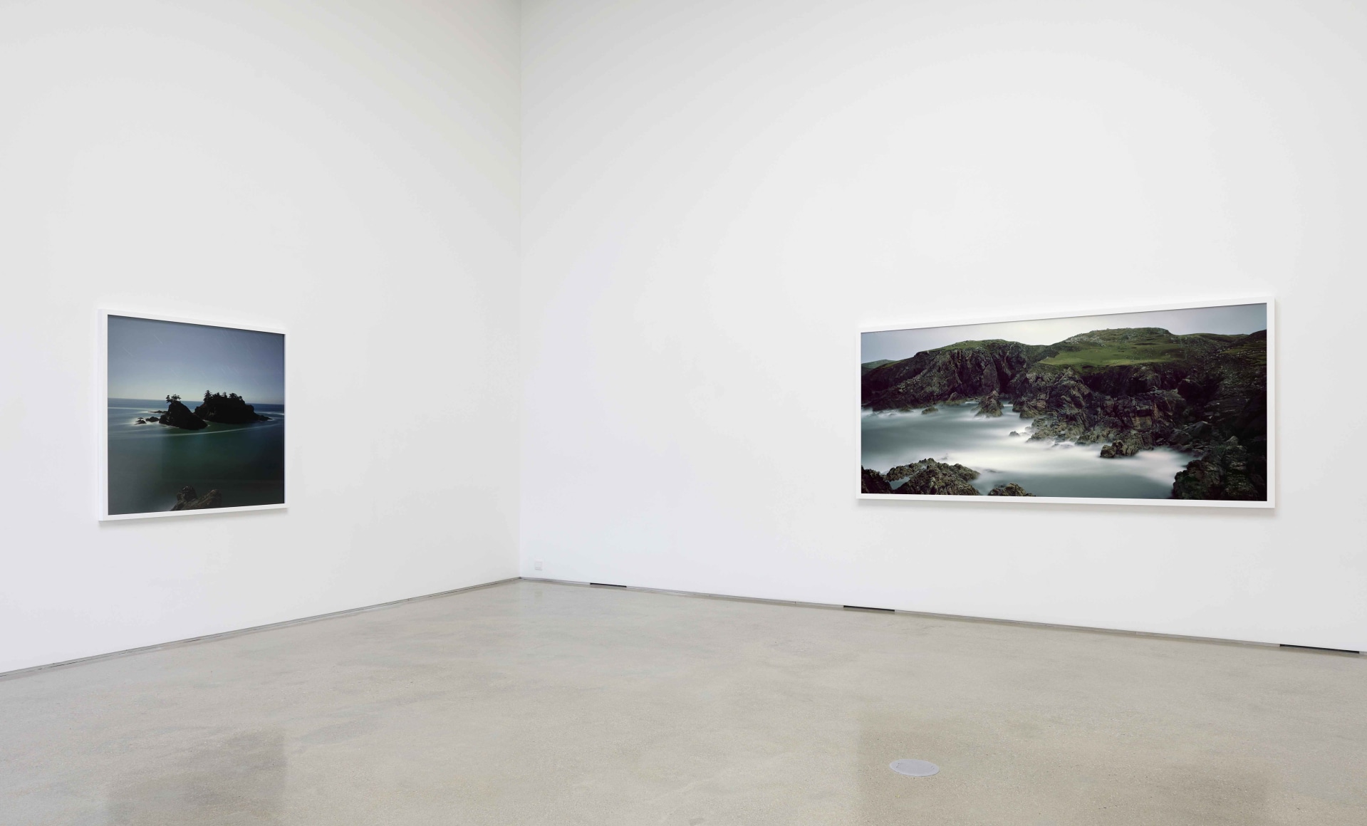 Installation view of&nbsp;Darren Almond&rsquo;s solo Exhibition at PKM., Courtesy of PKM Gallery.