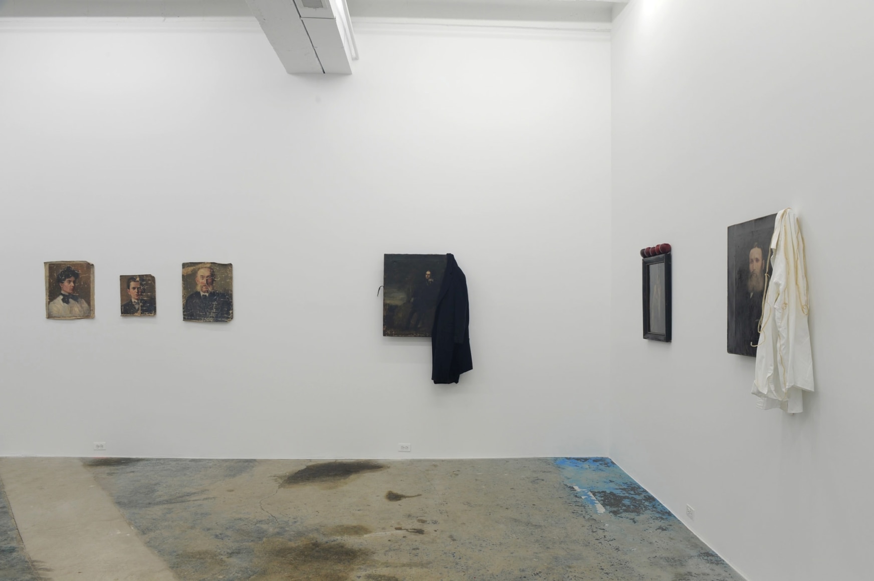 JOHN KIRCHNER Unknowns 2009. Installation view: Conner Contemporary Art.