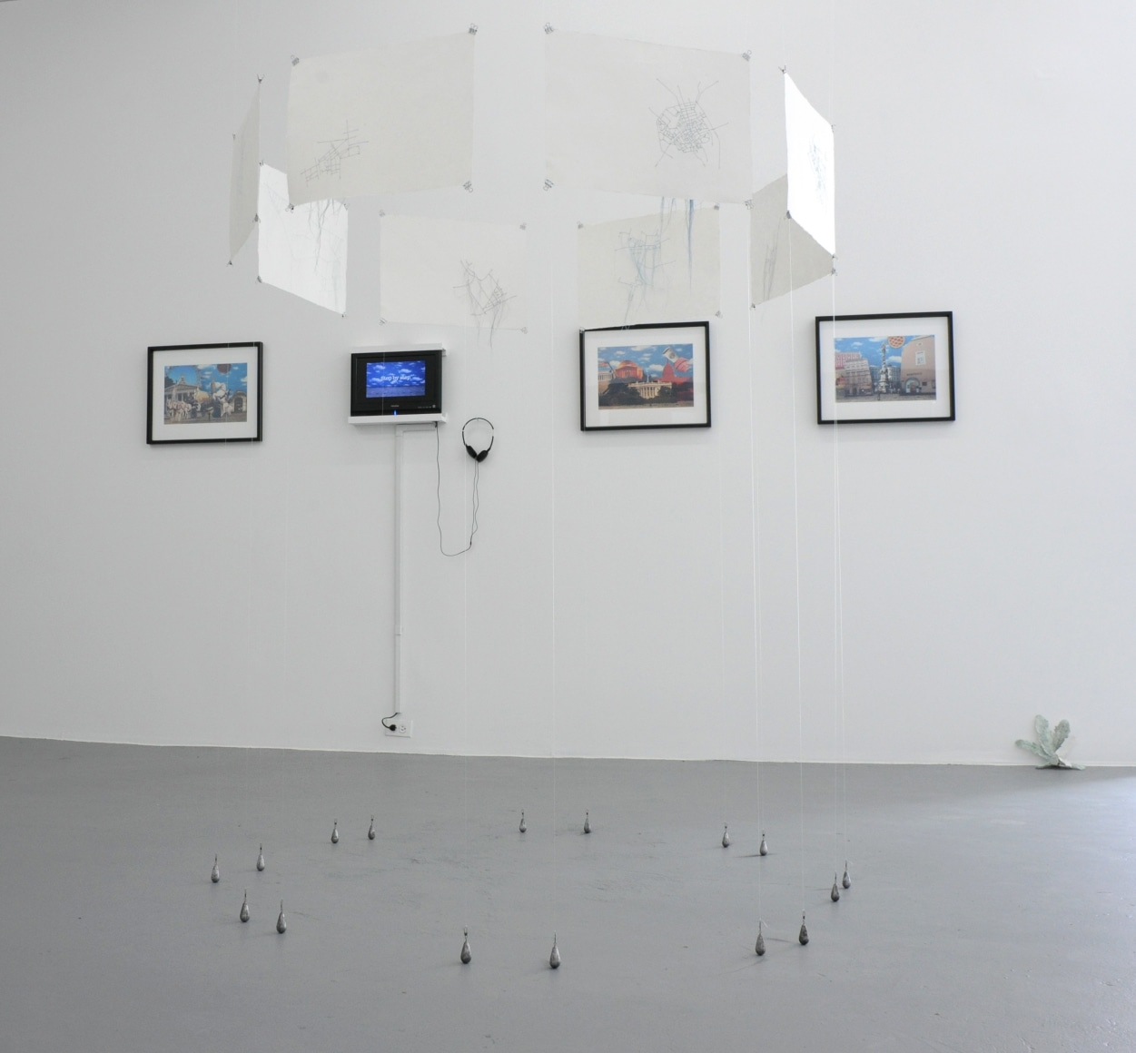 DIE VETTERN: LINA VARGAS DE LA HOZ, IRIS CHRISTINE AUE, EVI LEUCHTGELB and CHRISTA AISTLEITNER  Wir packen in unseren Koffer / Packing Our Suitcase 2012. Installation view: Conner Contemporary Art.