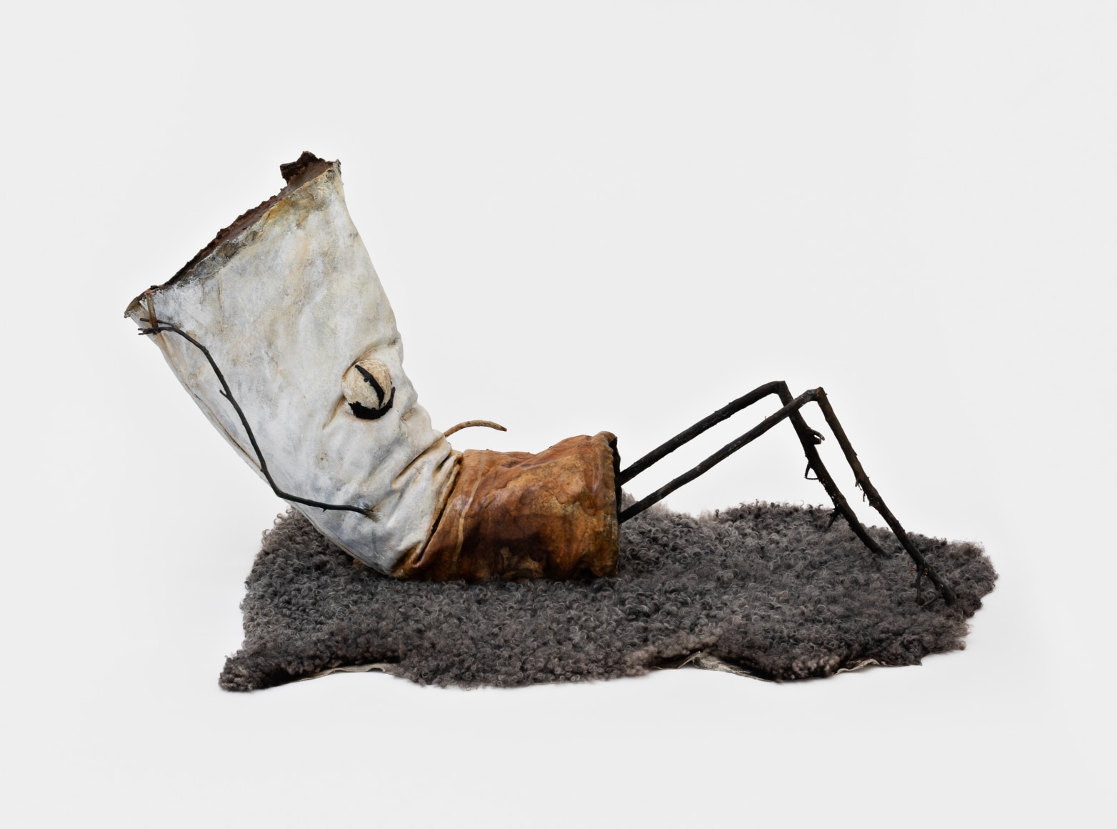 Jon Pylypchuk Untitled "I know I'll never love this way again" (situps), 2021 Bronze 24 x 43 x 18 in 61 x 109.2 x 45.7 cm (JPY21.008)