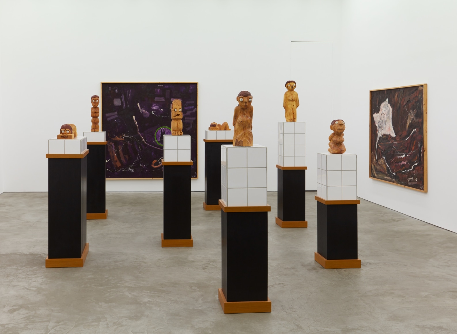 Installation View of "Damenbad KPX" series of sculptures