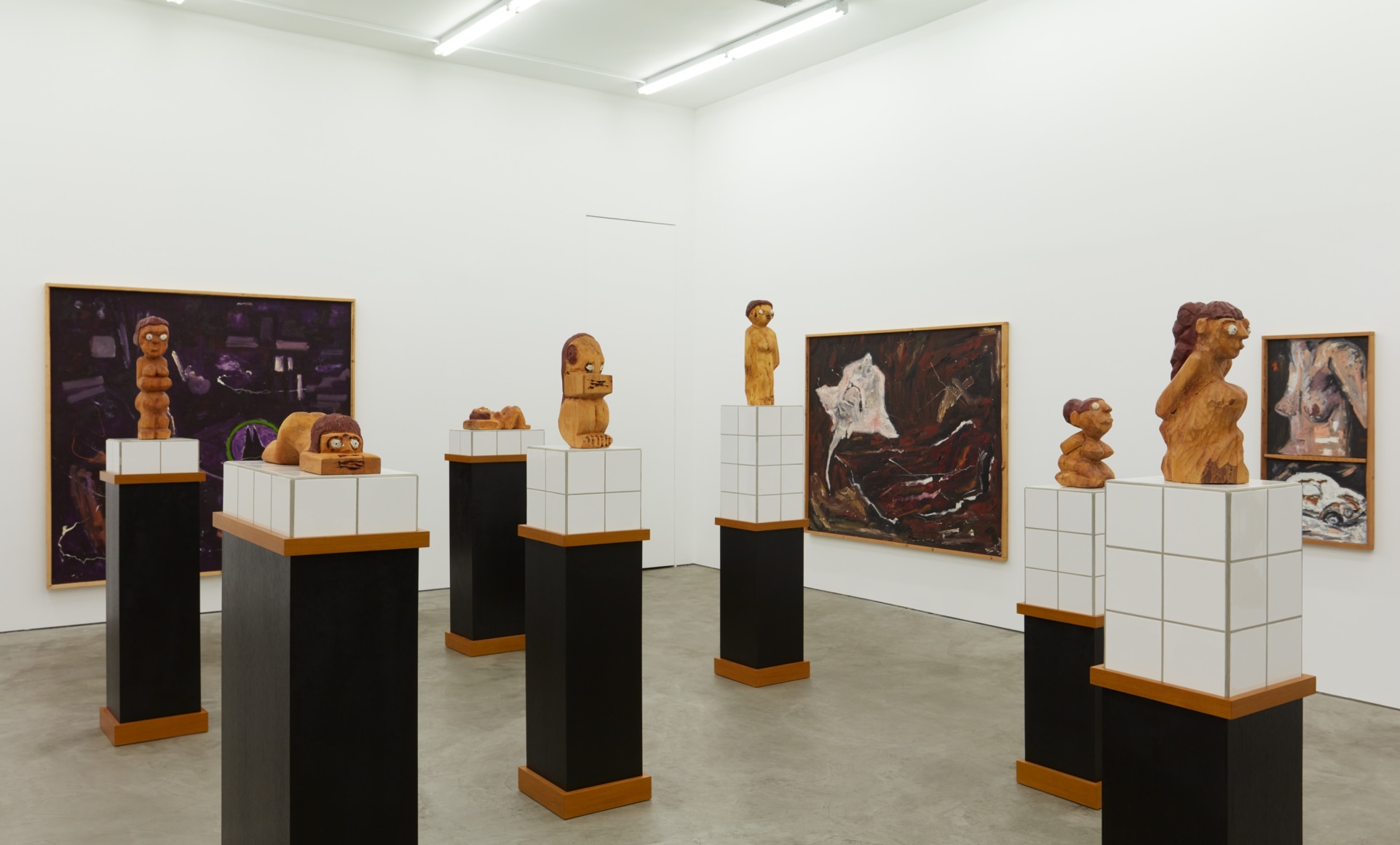 Installation View of "Damenbad KPX" series of sculptures from a Right Angle Zoomed In
