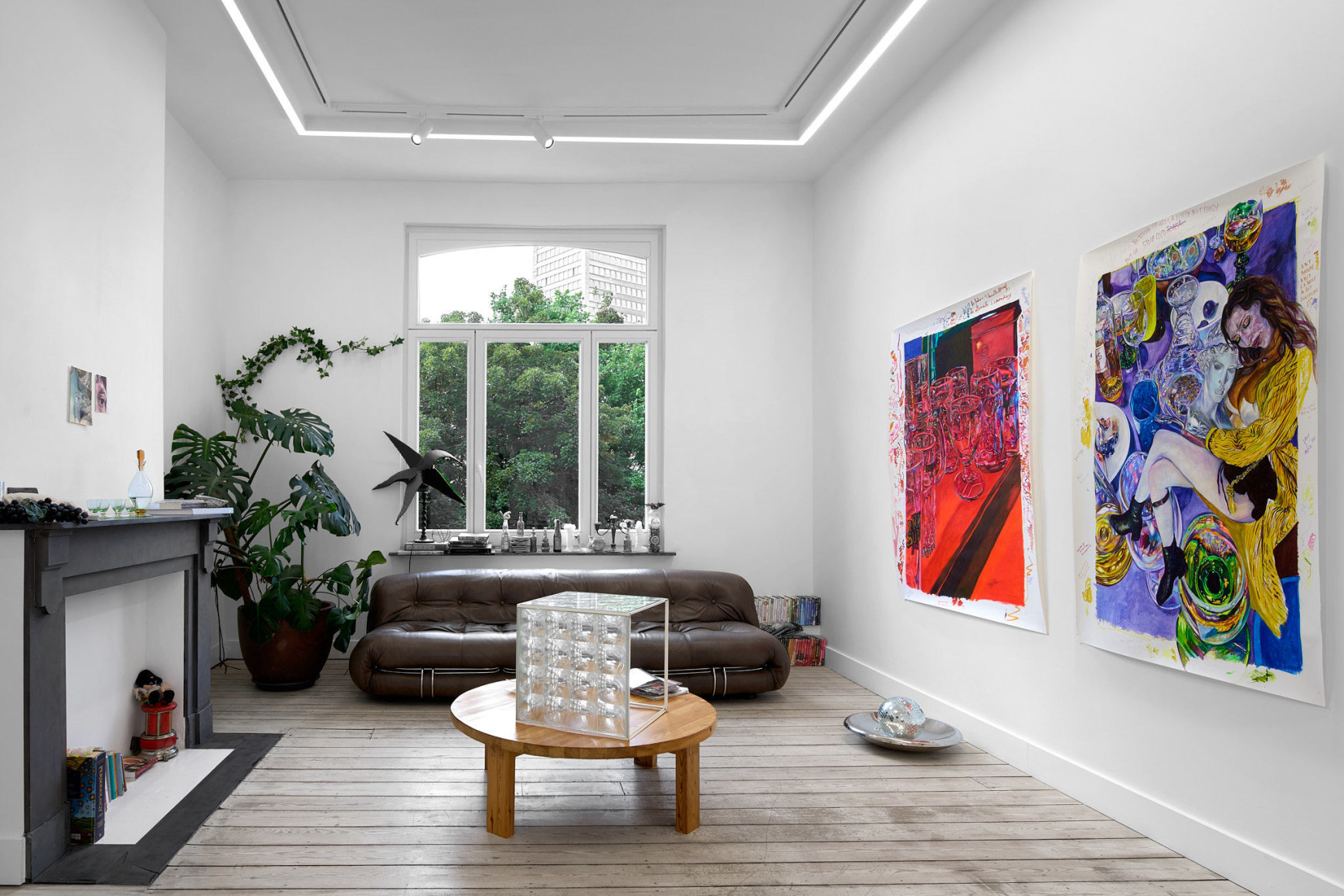Installation view of Giulia Messina, The statue kissed me but no one was looking at us, Nino Mier Gallery, Brussels, June 13 – July 19, 2025
