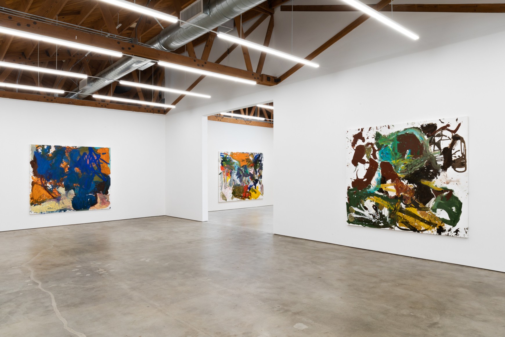 Installation View of "Dancing", "Zurück zur Angst", and "A Foot in Each Corner"