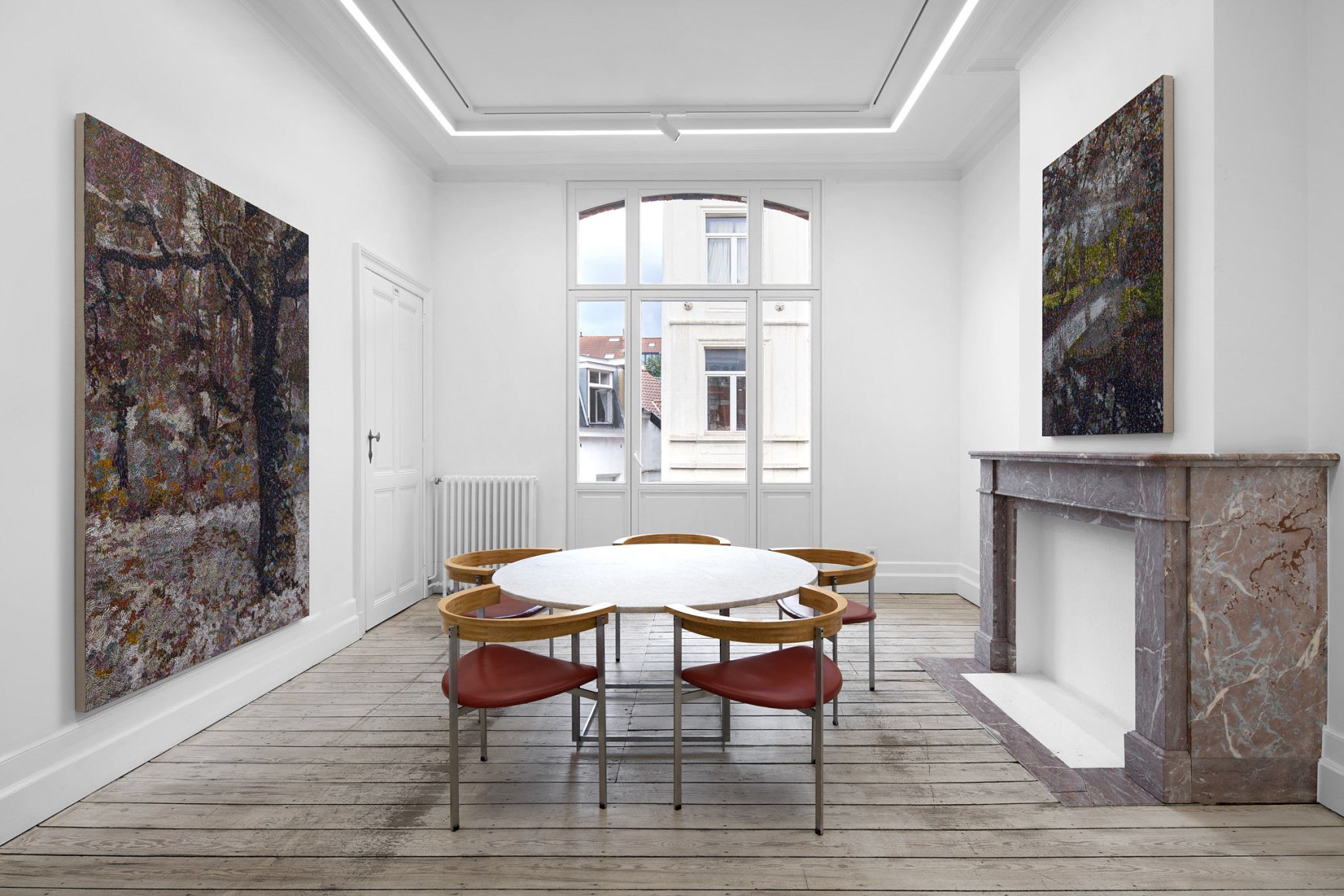 Installation view of Gregory Hodge, Echo, Nino Mier Gallery, Brussels, September 12 – October 25, 2025