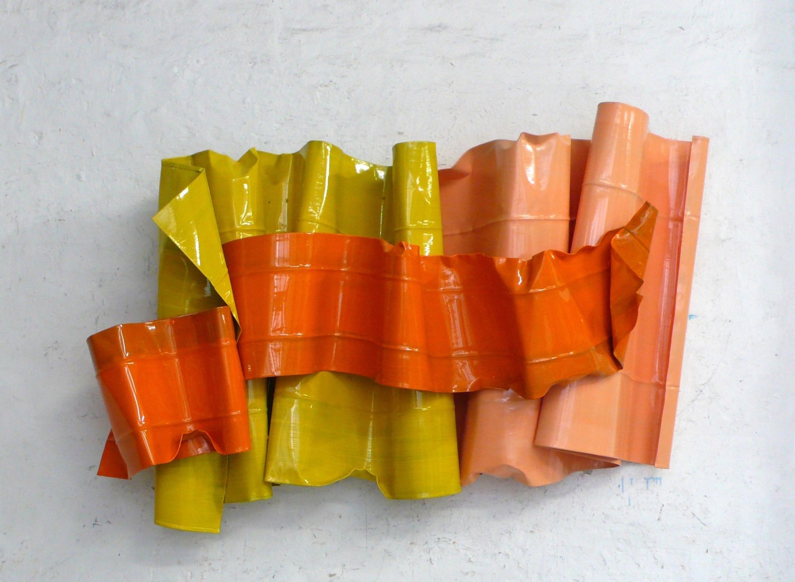 Anna Fasshauer, Curly Punchy Squint, 2016. Aluminum and car lacquer, 76 3/4 x 41 1/2 x 21 inches, 195 x 105 x 53 cm (AF16.005)