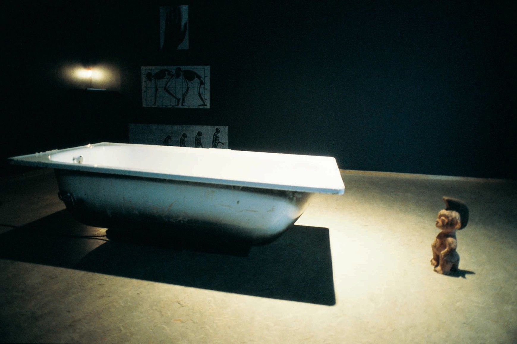 Hale Tenger, Sometimes you see, sometimes you don&#039;t, 1995, Site-specific installation, Dimensions variable