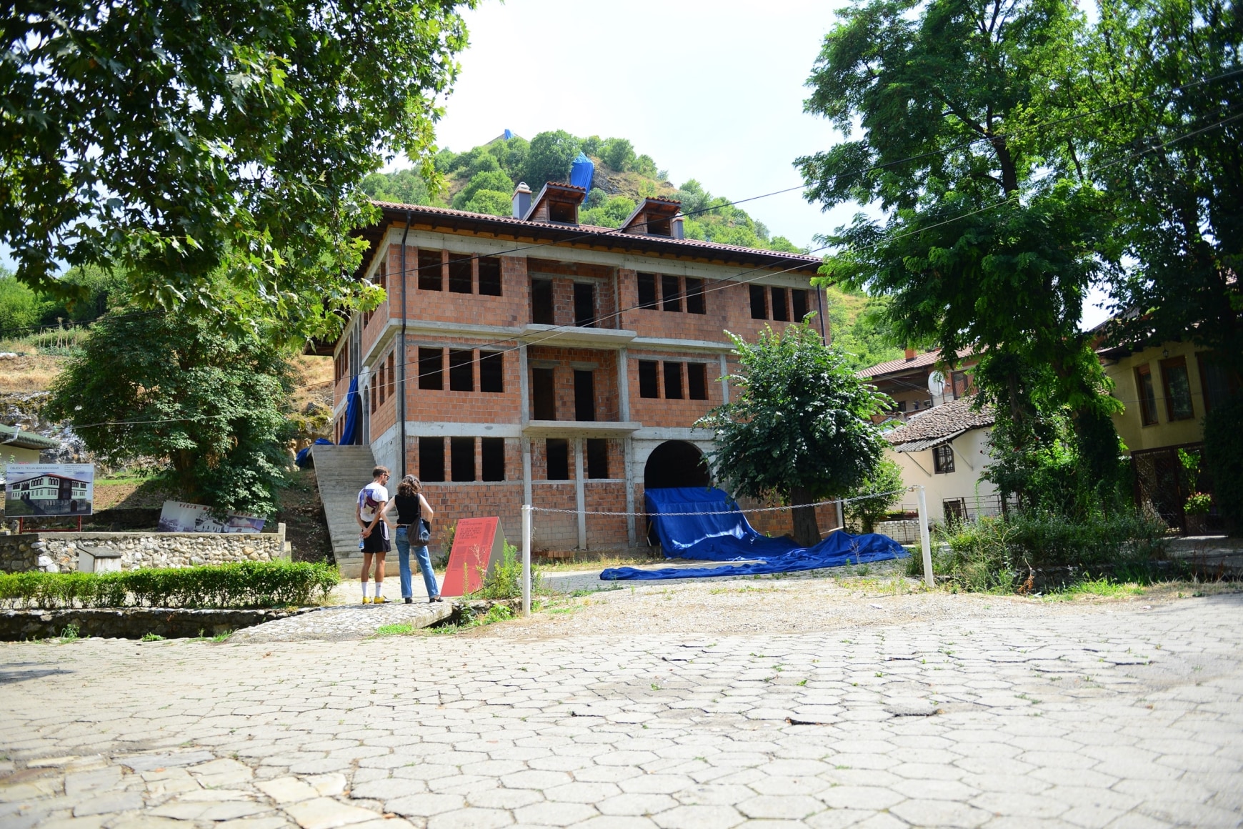 Hera B&uuml;y&uuml;ktaşciyan,&nbsp;My Eye&#039;s Pupil Is Your Nest,&nbsp;2021, Installation view at Autostrada Biennale,&nbsp;Prizren, Kosovo, 2021