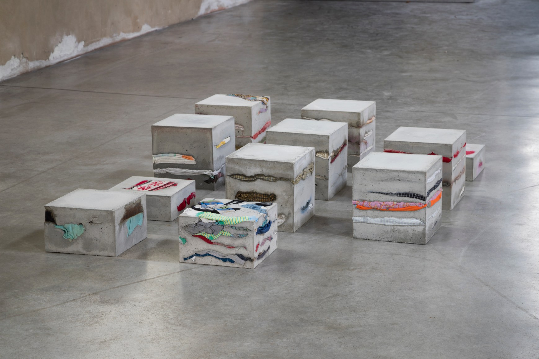 Rossella Biscotti, A shirt, blue pants, blue jeans, a towel, 2018&nbsp;, Installation view at Kunst-Station Sankt Peter, Cologne, Germany, 2018