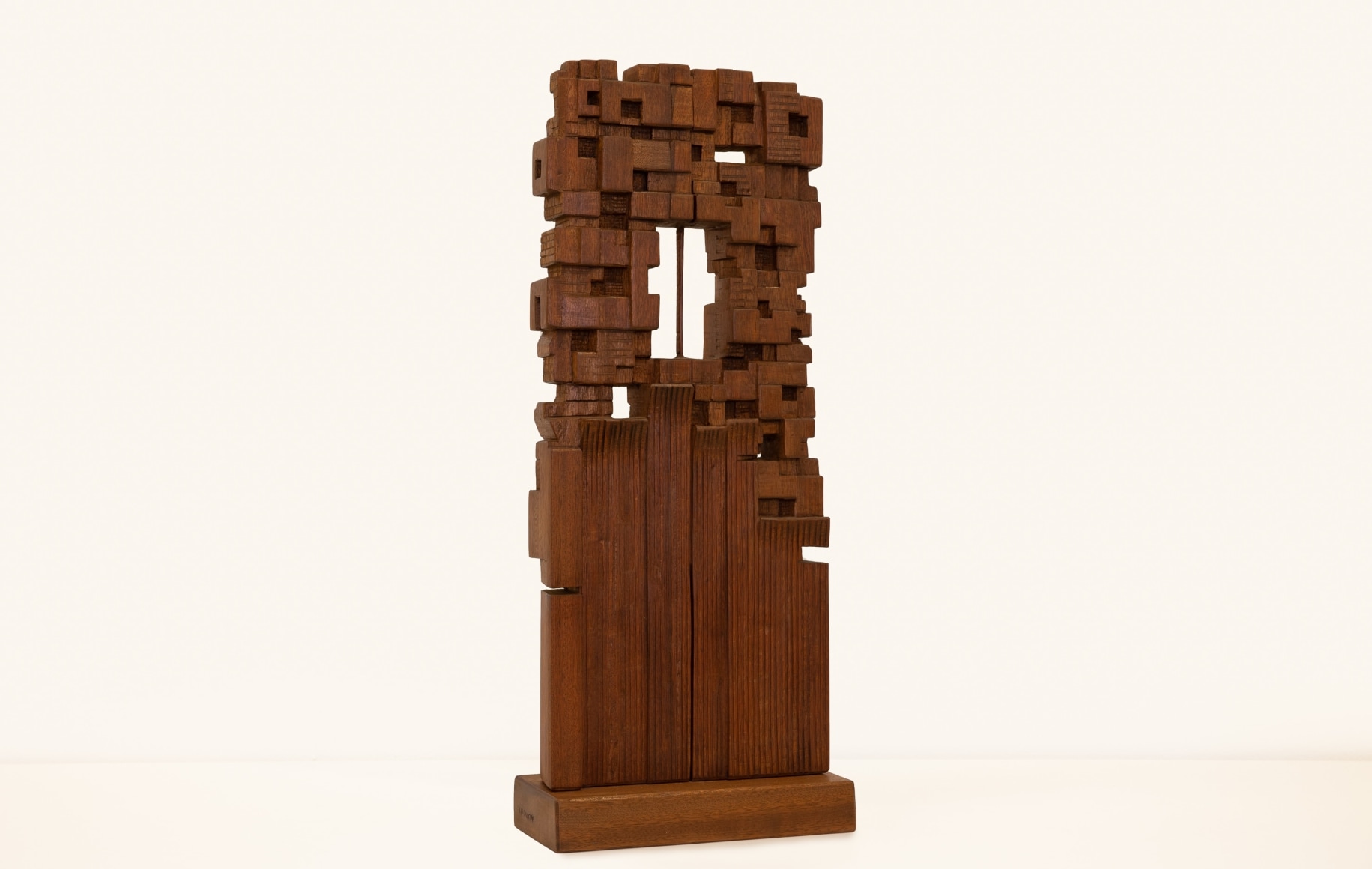 Chaouki Choukini, Improvisation, 2019, Sipo, 77 x 32 x 14 cm