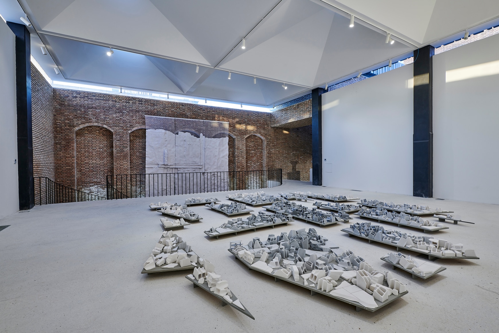 The Room Becomes a Street, Nazgol Ansarinia, Installation view at Argo Factory, Tehran, Iran, 2020