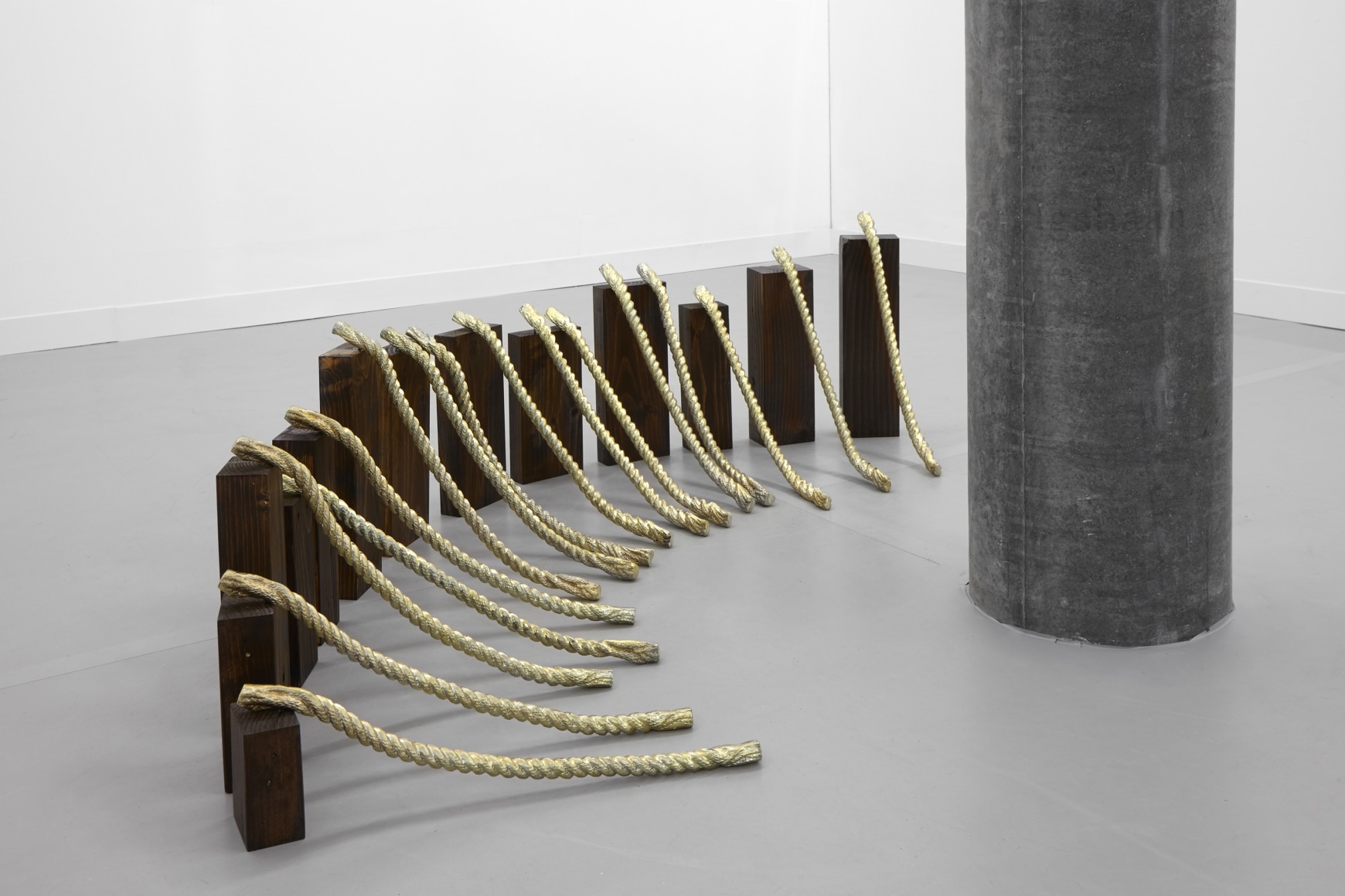 Hera B&uuml;y&uuml;ktaş&ccedil;ıyan, Drawing the line, Remembering the rope, 2019, Bronze, pine wood, Dimensions variable