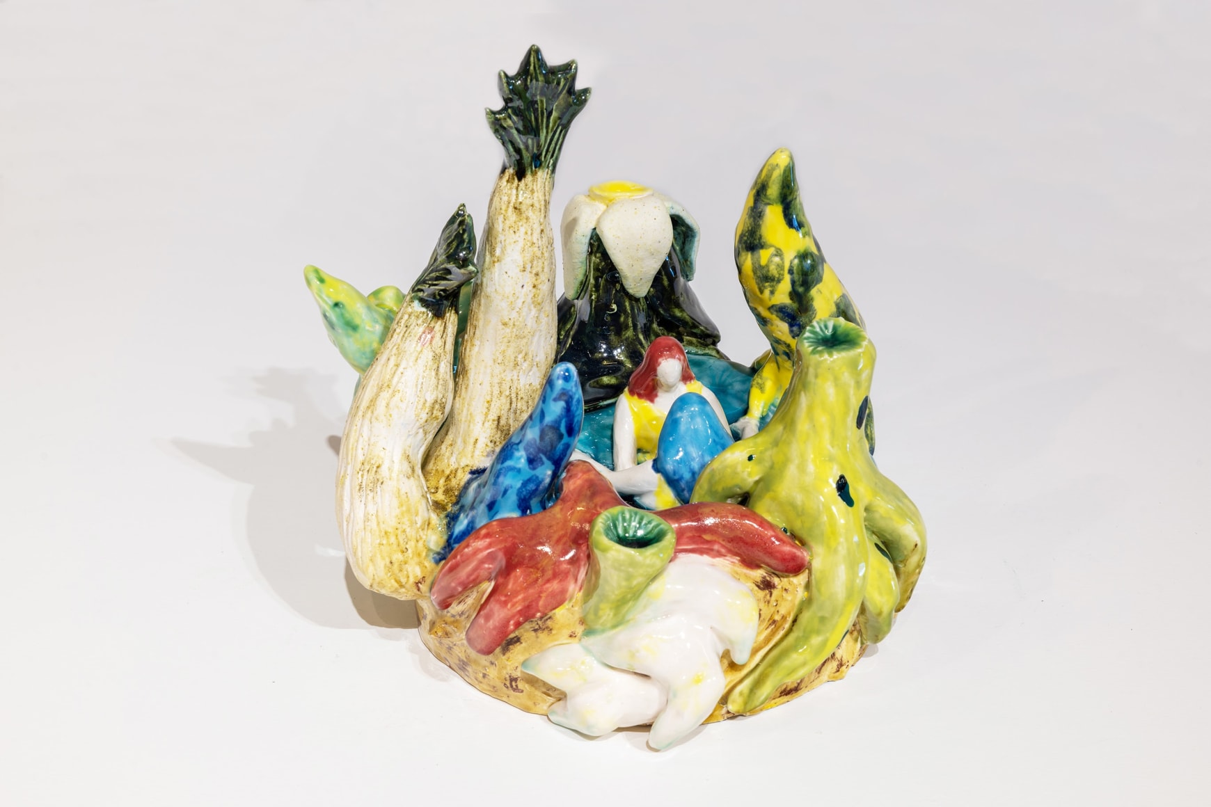 Dorsa Asadi, Elle and Belle bathing in the pools of Paradiso, 2023, Ceramics, 31 x 28 x 28 cm