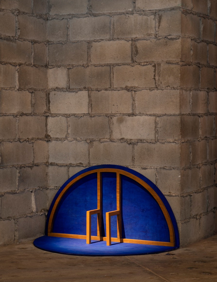 Ana Mazzei, Lunar, 2019, Painted wood (plywood and cumaru)