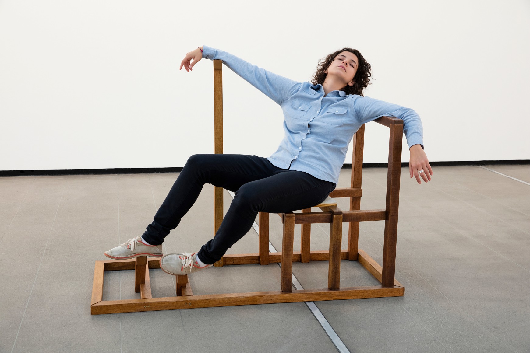 Ana Mazzei, Death, 2015, Wood and felt, 110 x 160 x 60 cm