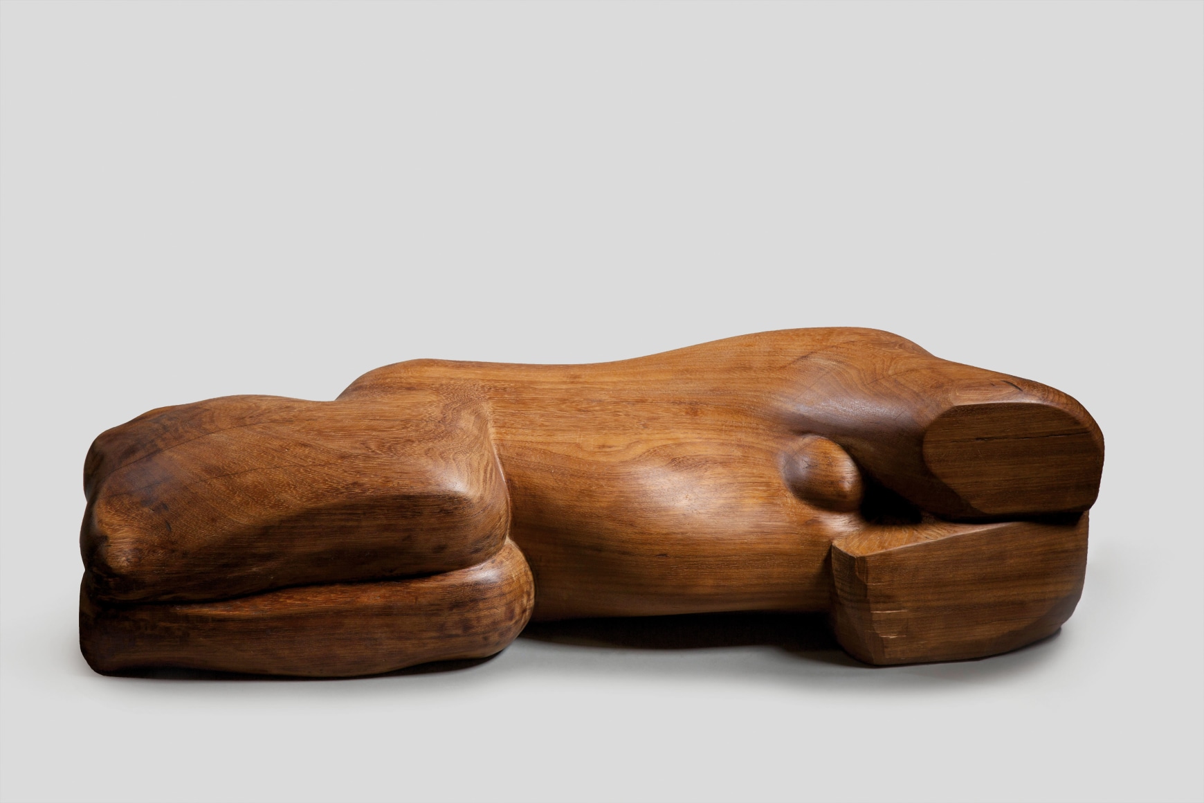 Chaouki Choukini,&nbsp;Nu Paysage, 1972, Iroko, 30 x 90 x 24 cm
