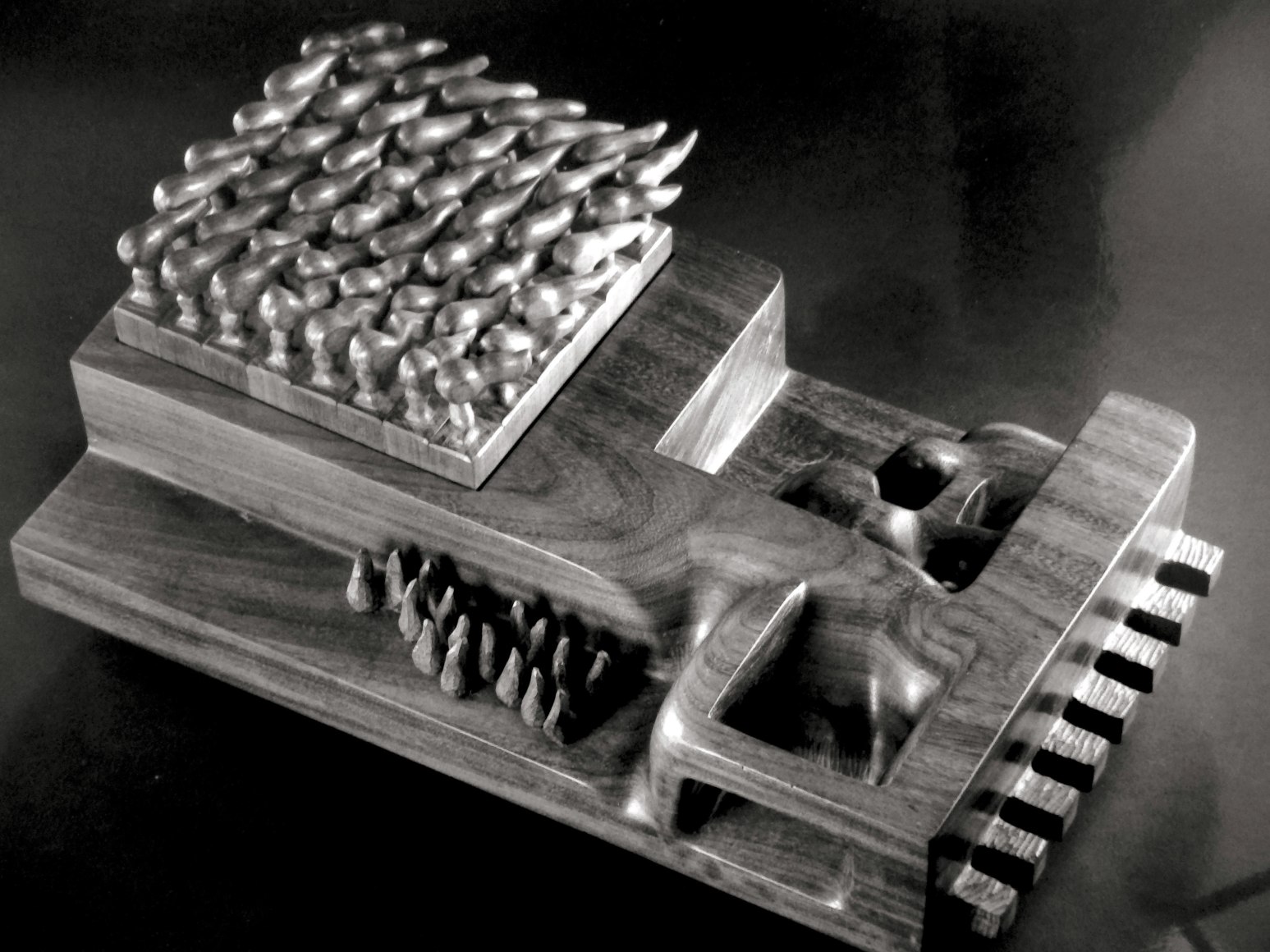 Chaouki Choukini, Semailles, 1976, Iroko, 76 x 44 x 29