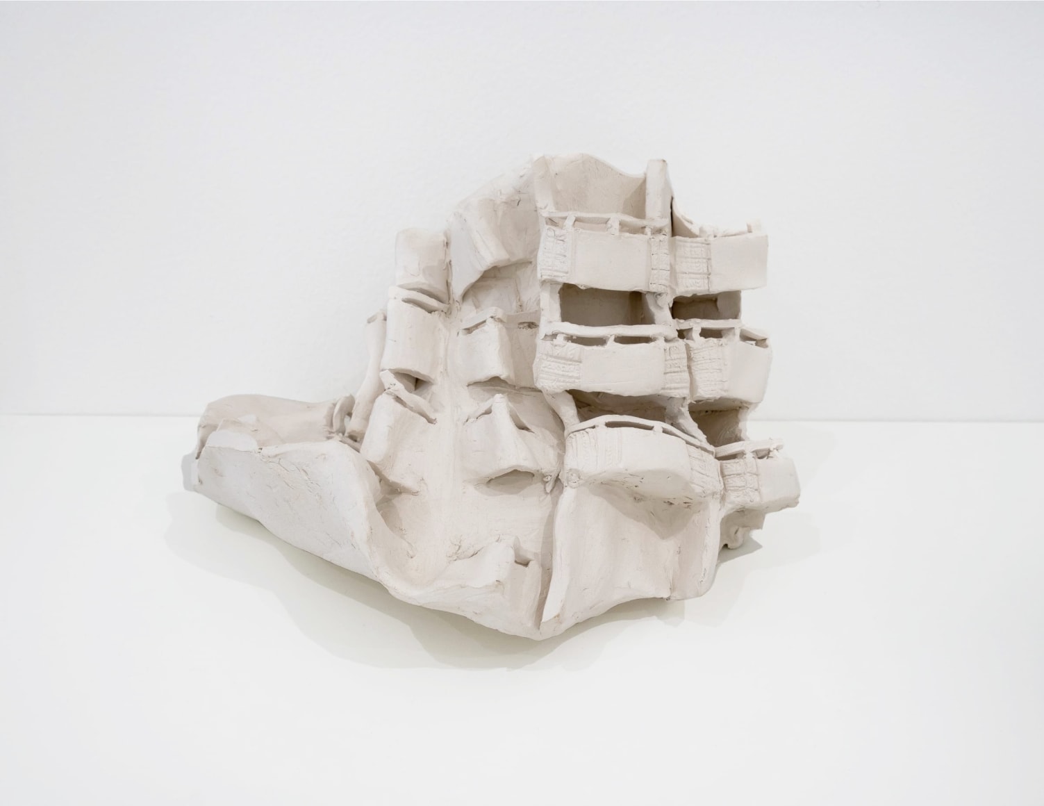 Asma Belhamar, My Facade, 2020, Ceramic, 26 x 11.5 x 7 cm