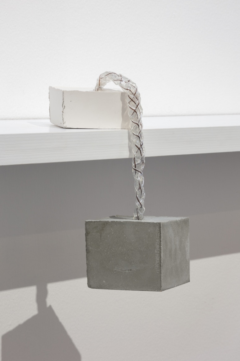 Afra Al Dhaheri, Too Pretty To Let Go, Too Heavy To Carry On No.2, 2021