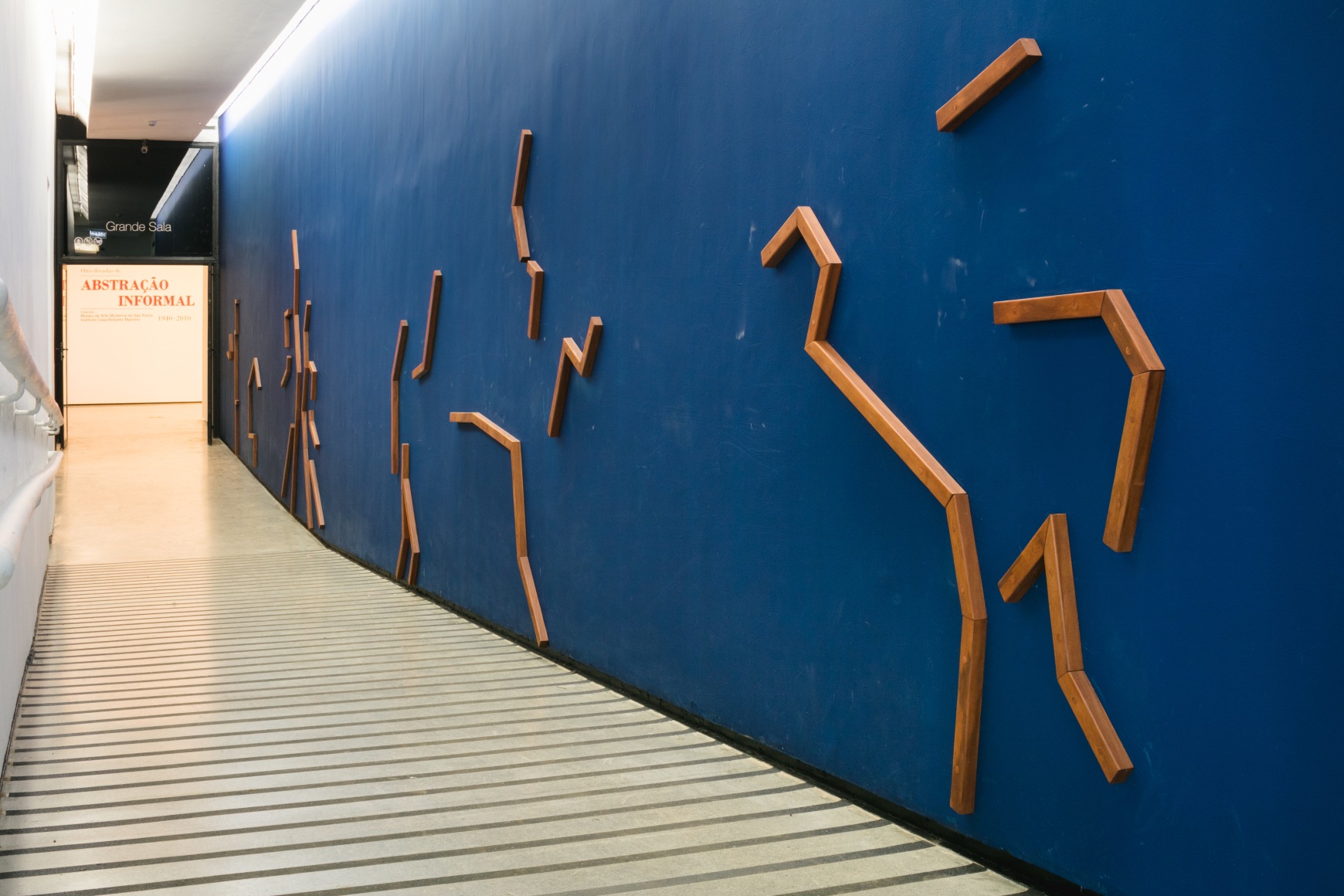 Ana Mazzei: Corpo Parede, Installation at Museum of Modern Art of S&atilde;o Paulo, S&atilde;o Paulo, Brazil, 2018