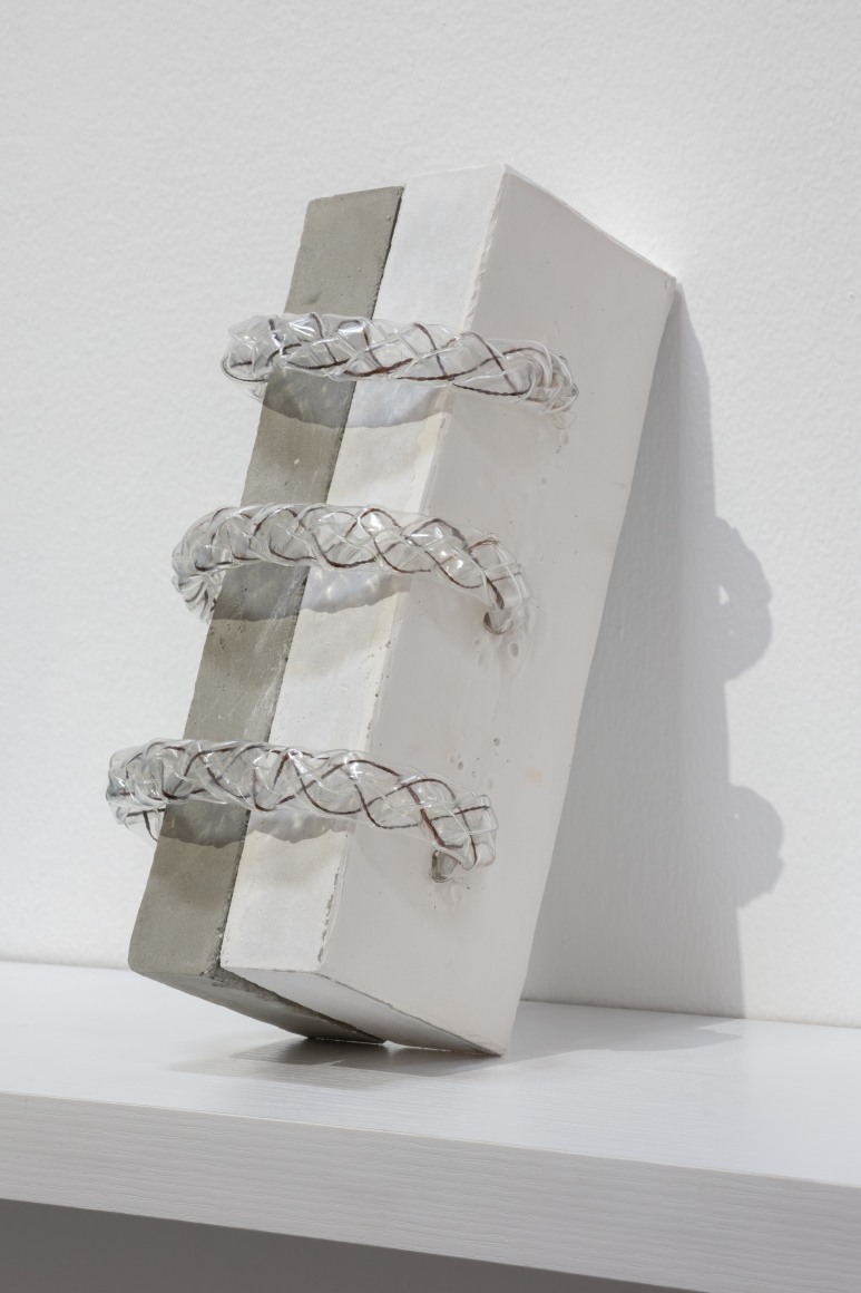 Afra Al Dhaheri, To share the weight, eliminate the boundary, 2021