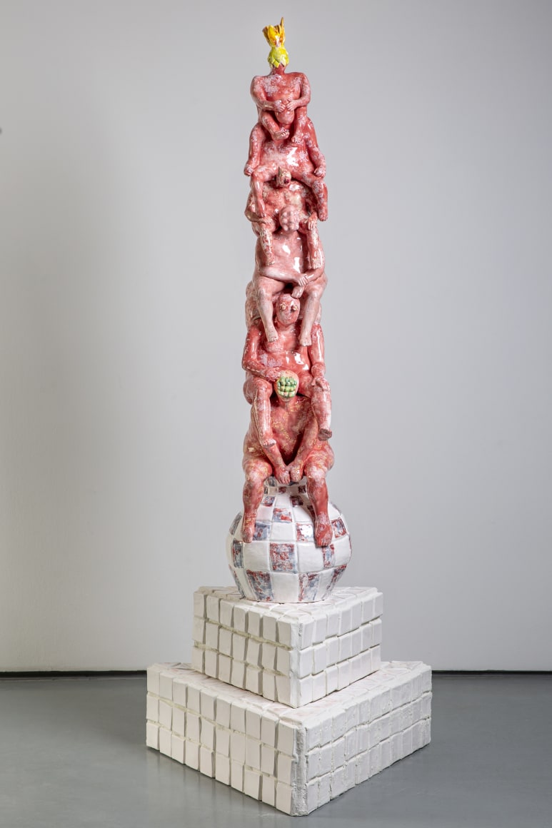 Dorsa Asadi, The neutral witnesses getting baked over the steam, 2022, Ceramics, 70 x 70 x 100 cm