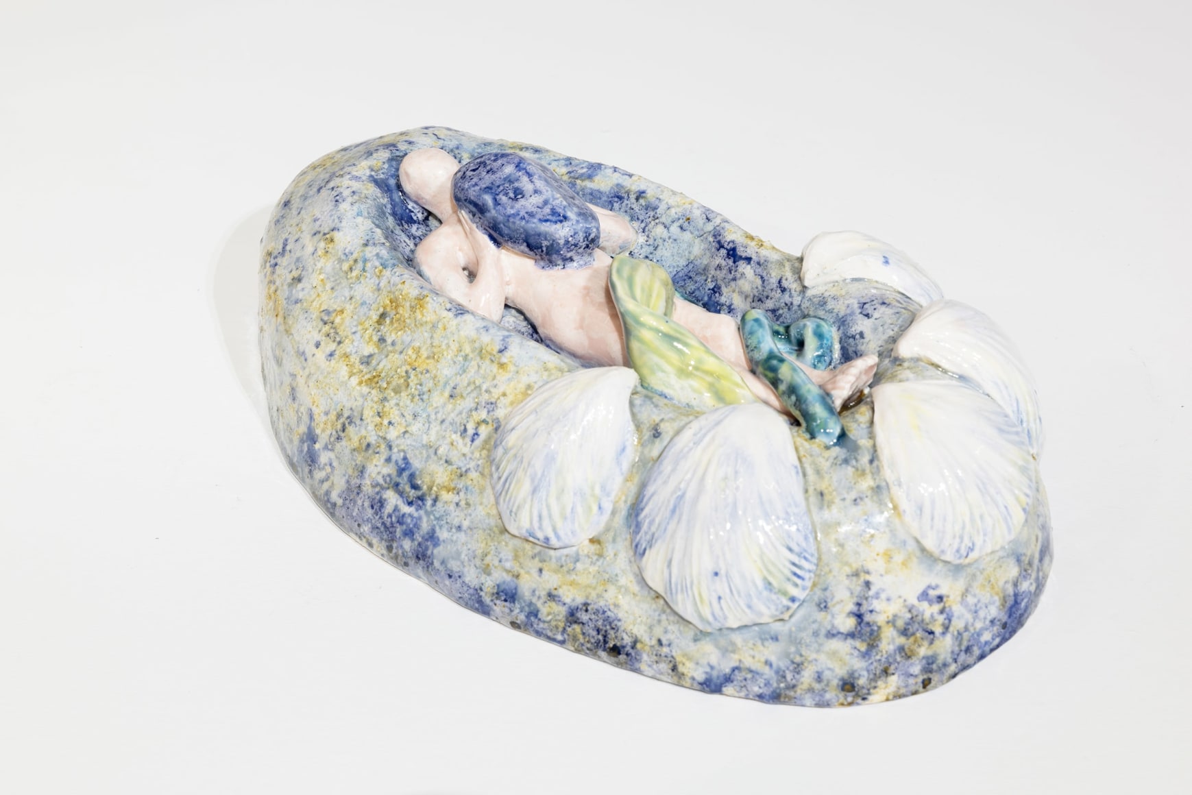 Dorsa Asadi, Daddy, come on, save my soul, 2023, Ceramics, 11 x 21 x 36 cm