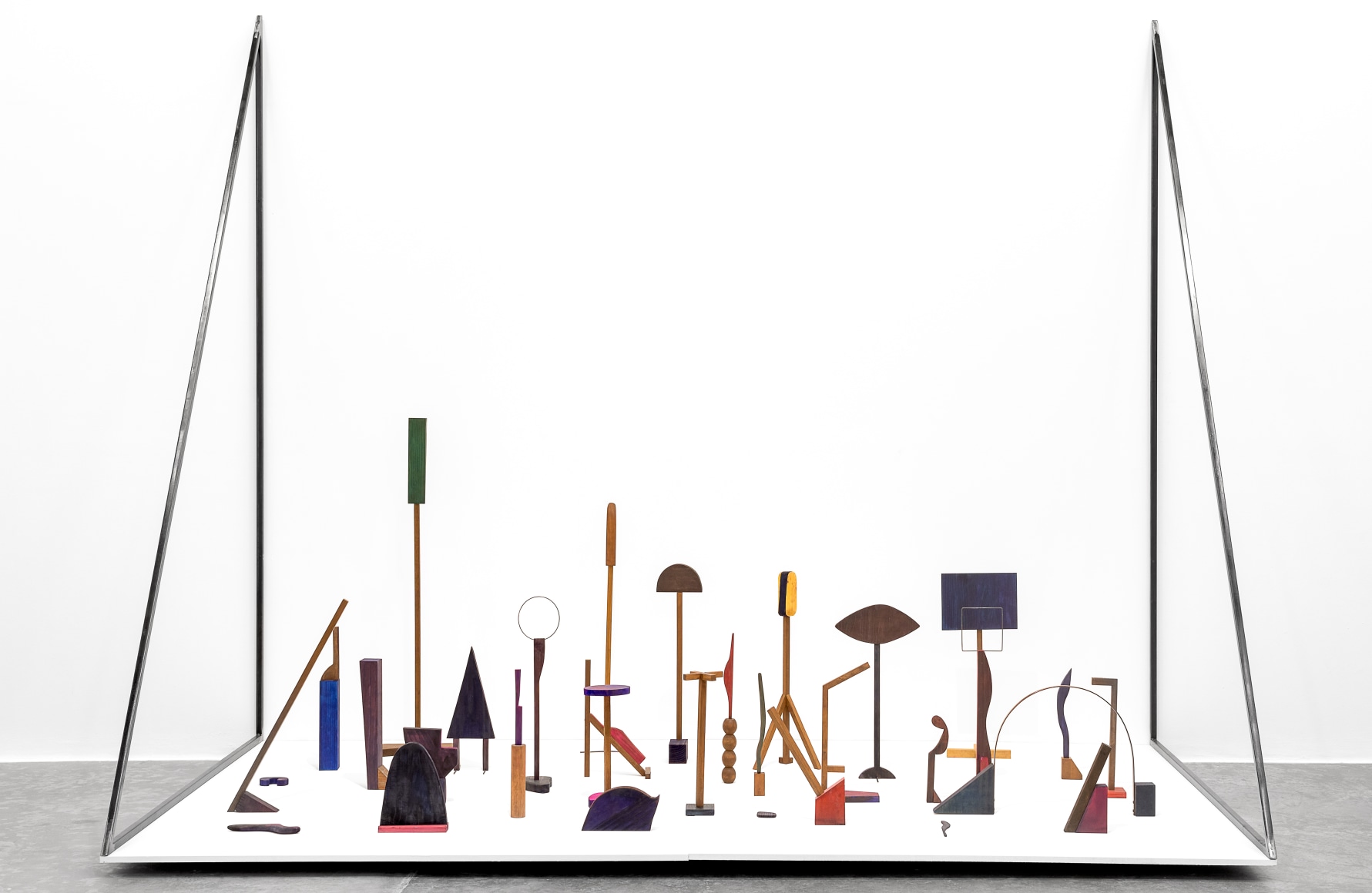 Ana Mazzei, Antechamber, 2018, Peroba and Pine wood, dry pigment paint and varnish,