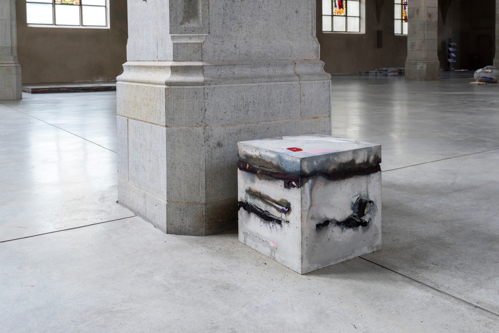 Rossella Biscotti, A shirt, blue pants, blue jeans, a towel, 2018&nbsp;, Installation view at Kunst-Station Sankt Peter, Cologne, Germany, 2018
