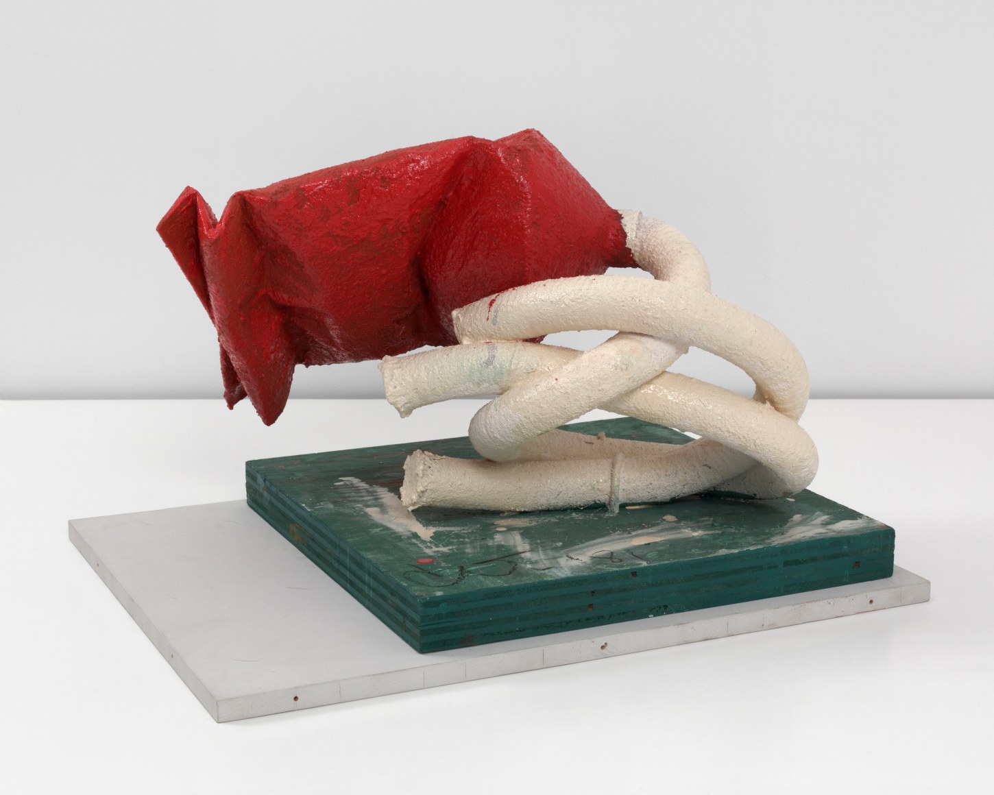 Claes Oldenburg, Tube Supported by its Contents, 1981