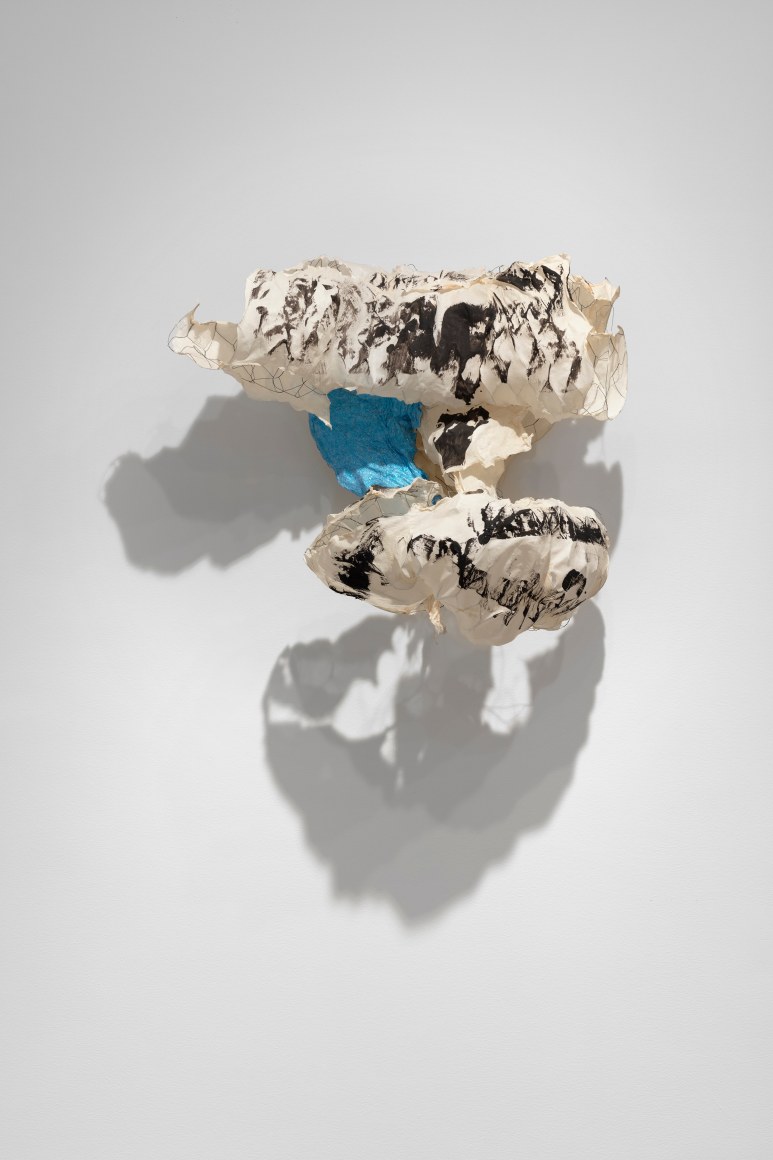 Lynda Benglis  Storm A' Coming, 2016  handmade paper over chicken wire, cast sparkles, coal tempera  27 x 32 x 15 in. (68.6 x 81.3 x 38.1 cm)