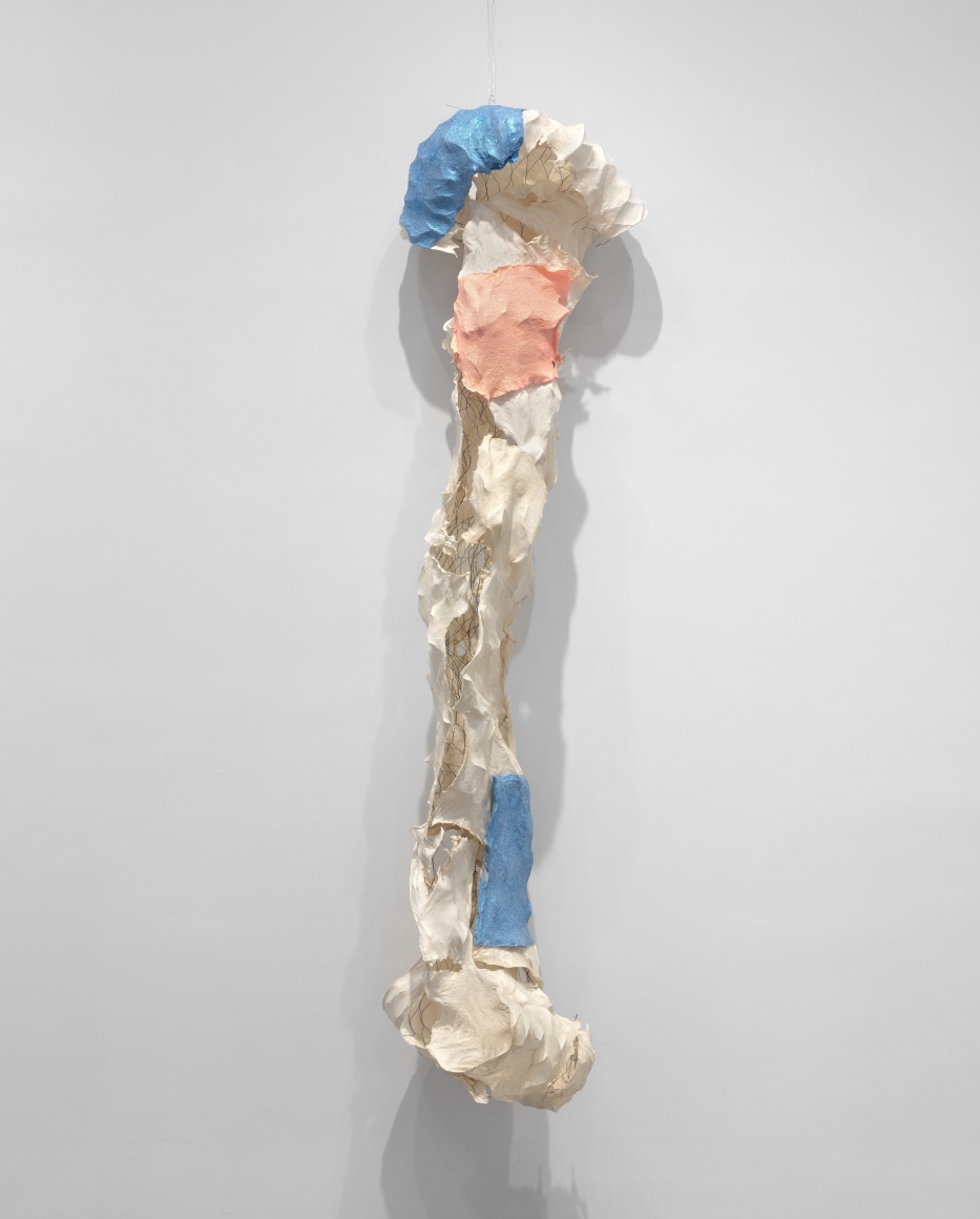 Installation view, Lynda Benglis's Sparkle Flag Fern, 2016  handmade paper over chicken wire, cast sparkles  78 x 19 x 23 in. (198.1 x 48.3 x 58.4 cm)