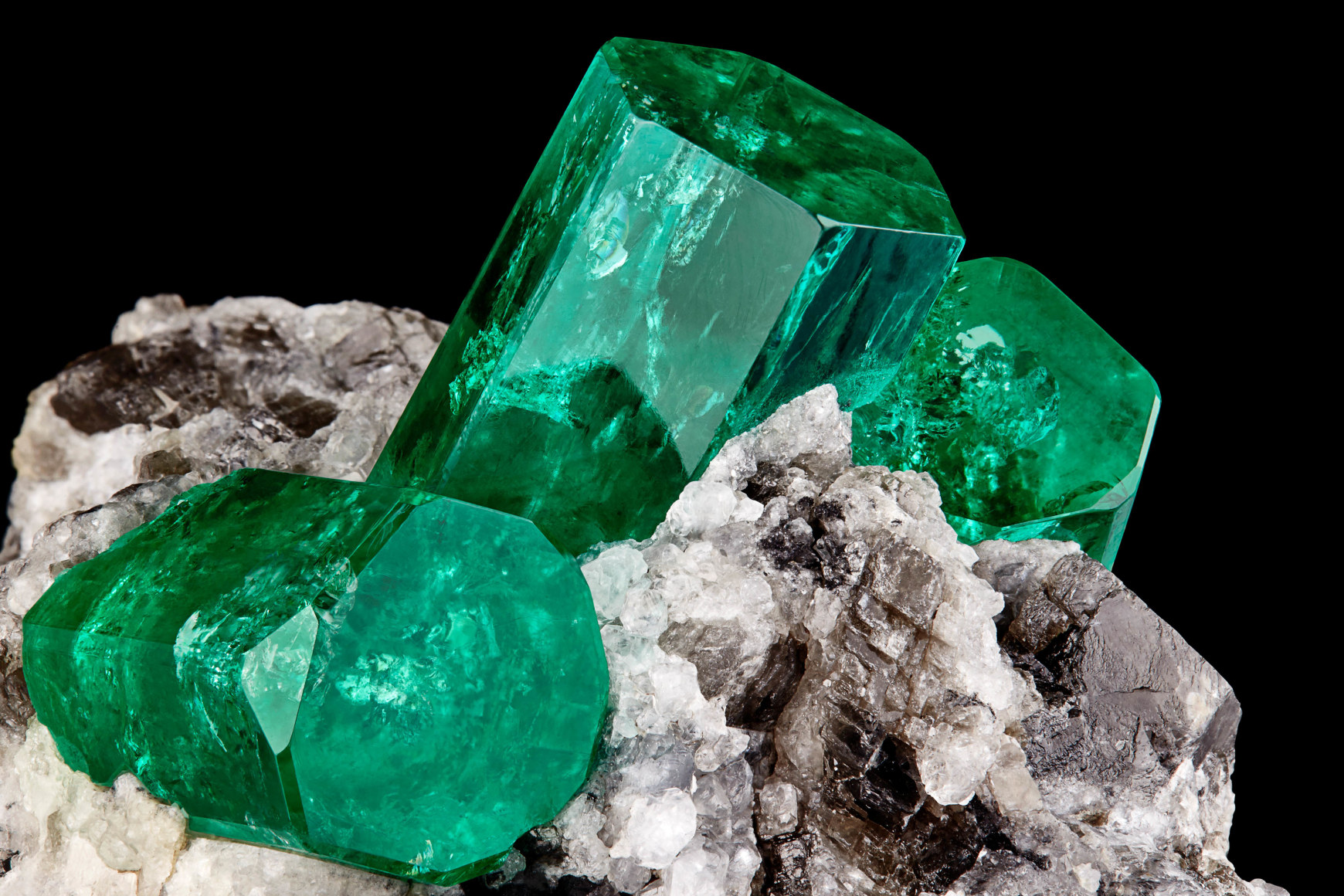 Emerald on Calcite, &quot;The Three Amigos&quot;