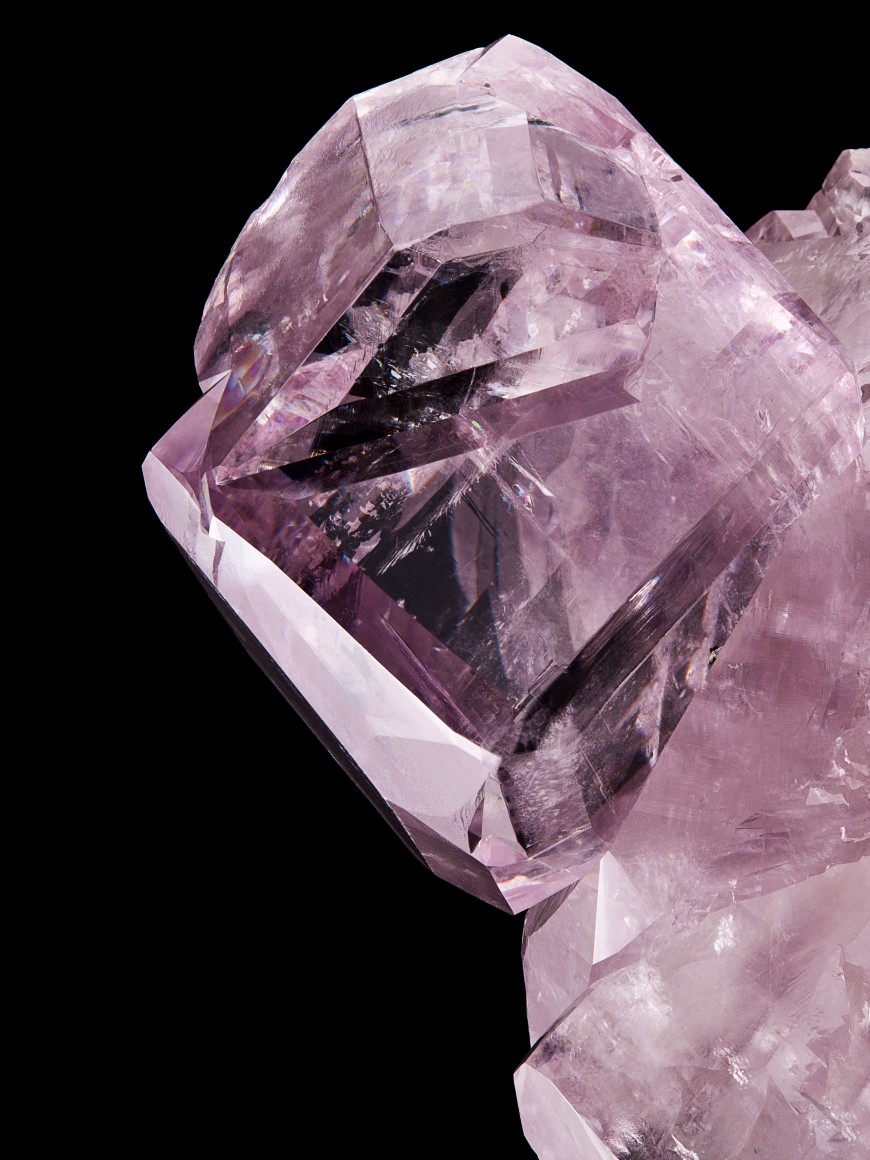a fine mineral detail photograph of Manganoan Calcite from Wilensky Exquisite Minerals