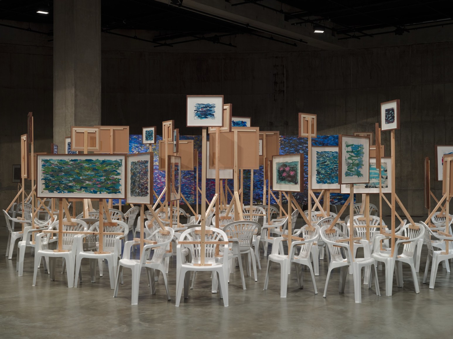 vista de instalaci&oacute;n&nbsp;oscar murillo. the flooded garden. tate modern, 2024 foto: tim bowditch, cortes&iacute;a del artista. copyright &copy; oscar murillo⁠