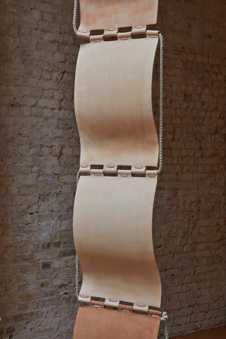 leonor antunes, nana, 2017