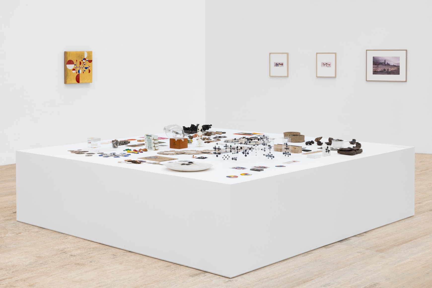 installation view of gabriel orozco: polit&eacute;cnico nacional, museo jumex 2025. photo:&nbsp;gerardo landa / eduardo l&oacute;pez (glr estudio)