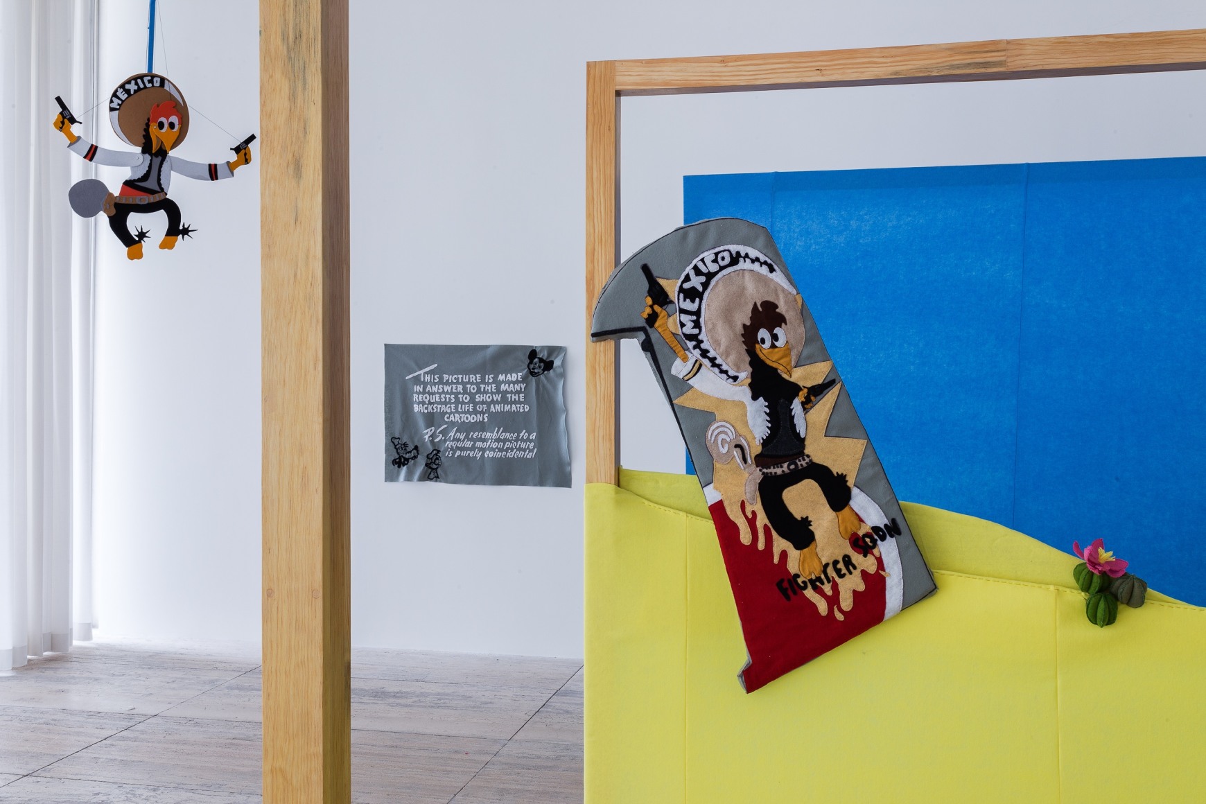 wendy cabrera rubio, vista de instalaci&oacute;n de&nbsp;c&oacute;mo hacer que una pintura se comporte como un paisaje, museo jumex, ciudad de m&eacute;xico, 2020