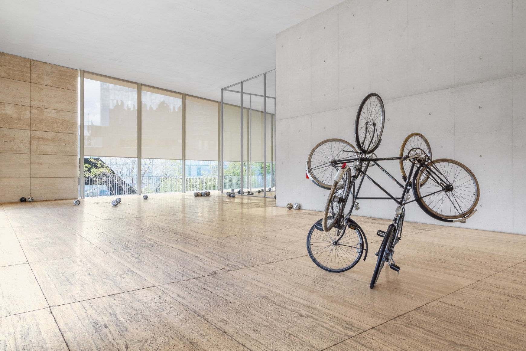 installation view gabriel orozco: polit&eacute;cnico nacional, museo jumex, 2025. photo:&nbsp;gerardo landa / eduardo l&oacute;pez (glr estudio)