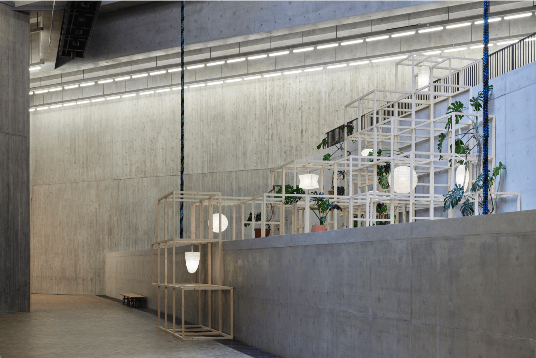 vista de instalaci&oacute;n&nbsp;danh vo in situ: akari by noguchi, found space, m+ museum, hong kong, 2024. foto: lok cheng