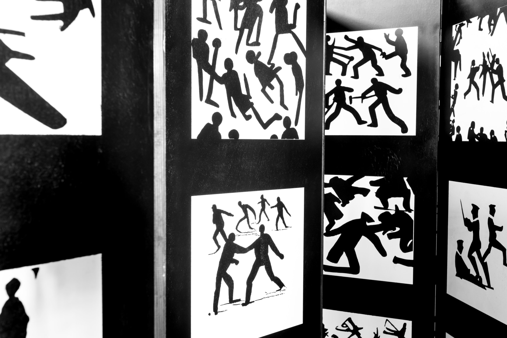 installation view carlos amorales: battle, 2025,&nbsp;contemporary art space kula, 2025. photo: kula, split and glorija lizde