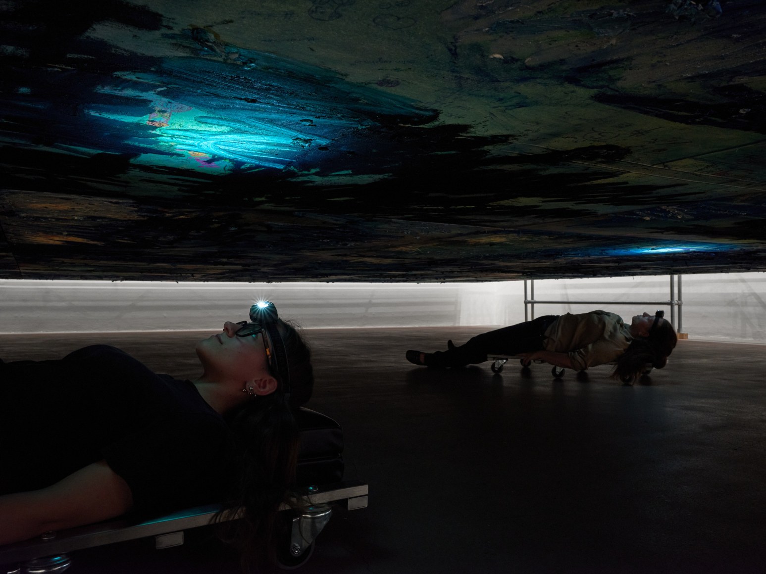 installation view oscar murillo: a see of history at inserzioni, castello di rivoli, 2025. photo tim bowditch⁠. courtesy of the artist oscar murillo⁠, 
