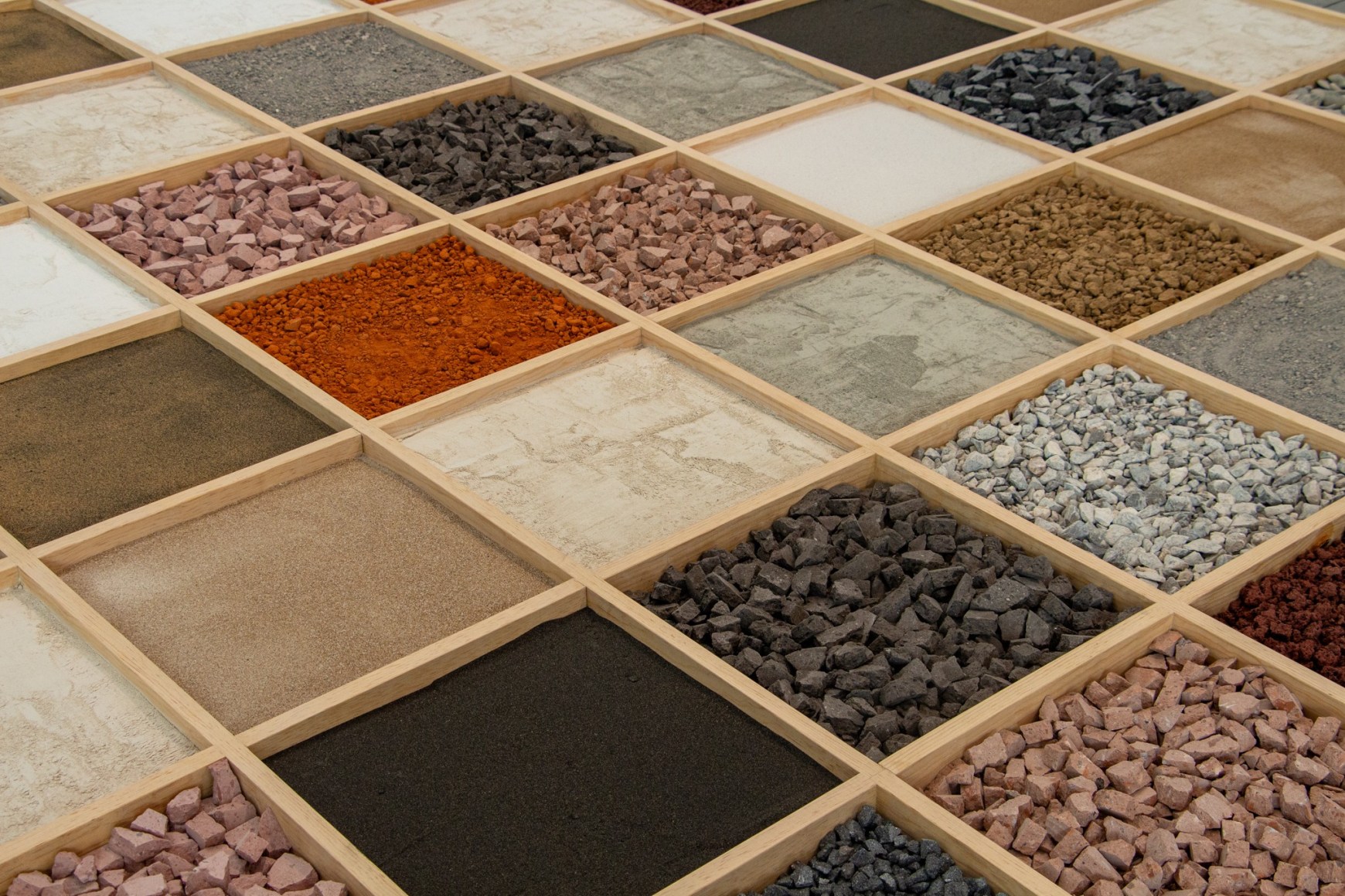 vista de instalaci&oacute;n materia ind&oacute;mita,&nbsp;mmac, 2025. foto: emmanuel garc&iacute;a y emiliano g&uuml;emes solis