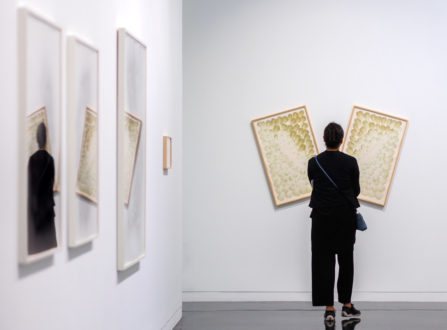 installation view haegue yang: flatworks, arts club of chicago, 2024. photo:&nbsp;sarah elizabeth larson