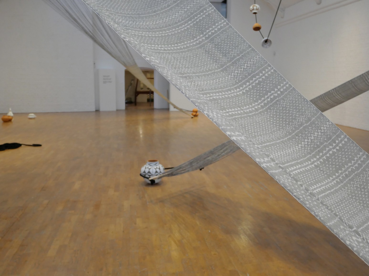 mariana castillo deball, vista de instalaci&oacute;n&nbsp;between making and knowing something, modern art oxford, 2020