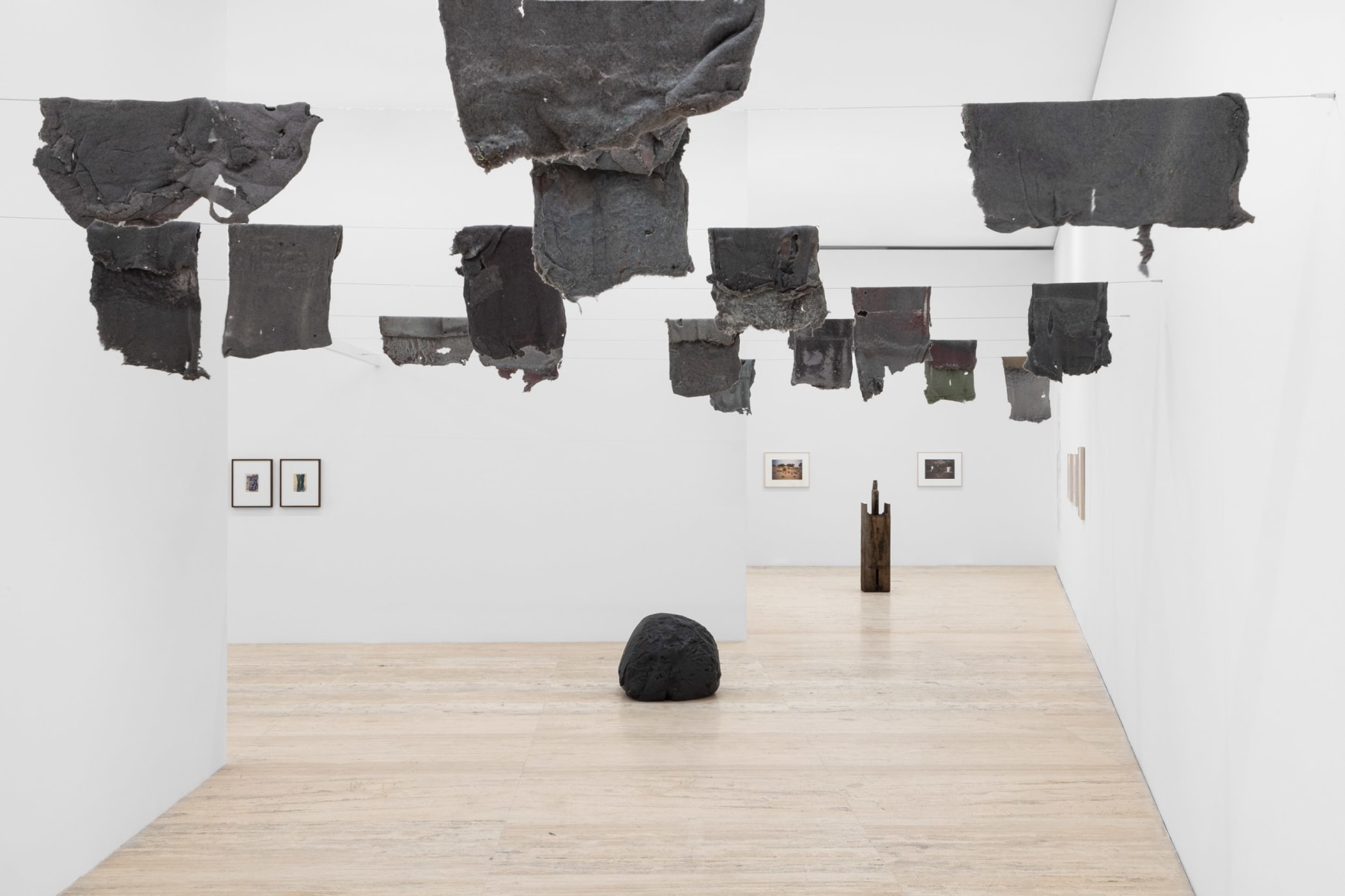 installation view of gabriel orozco: polit&eacute;cnico nacional, museo jumex 2025. photo:&nbsp;gerardo landa / eduardo l&oacute;pez (glr estudio)