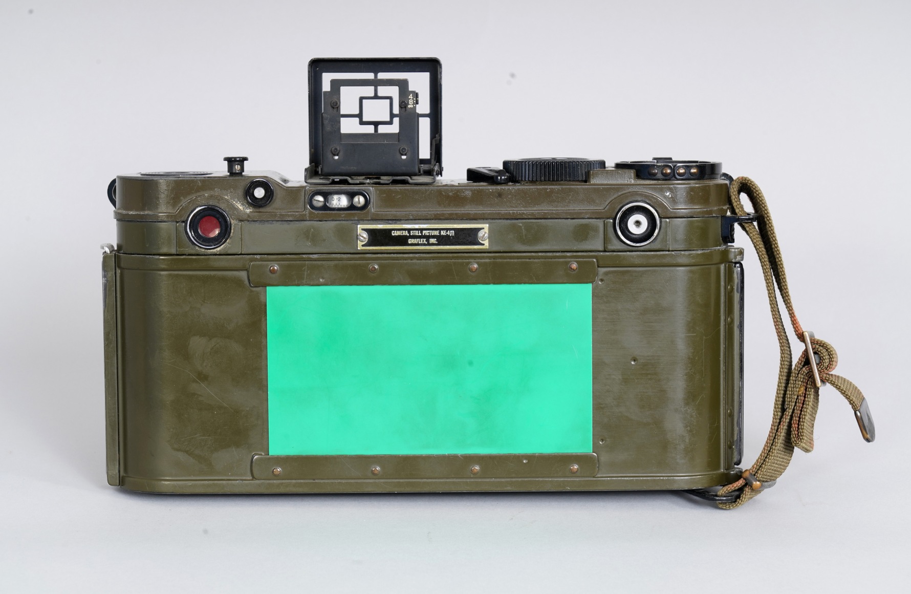 Combat Graflex 5.5x7cm rangefinder camera for 70mm roll film