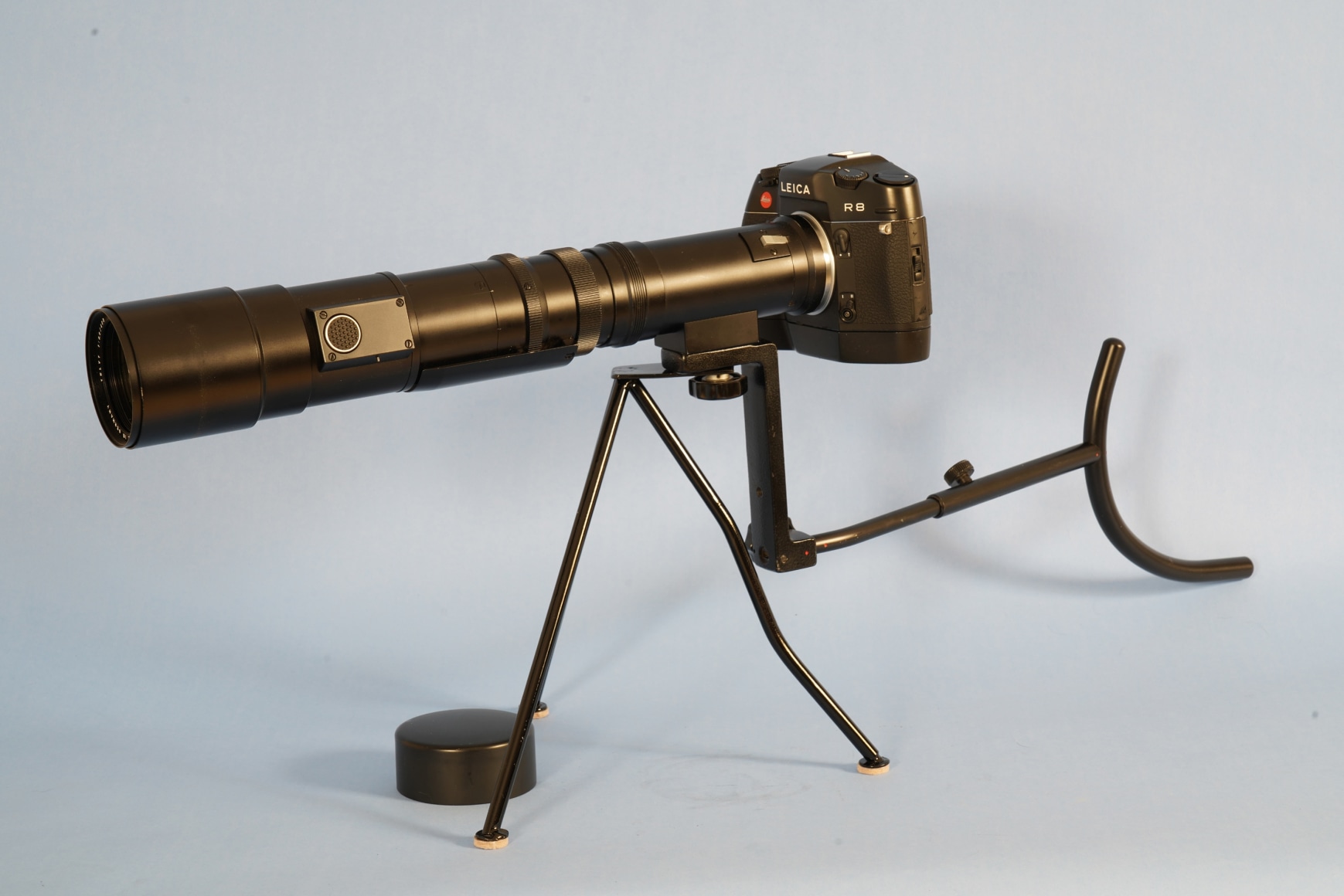 Leitz 400mm F 6.8 TELYT-R Lens with Metal shoulder Brace and Leitz 400mm F 6.8 TELYT-R Lens with Metal shoulder Brace and