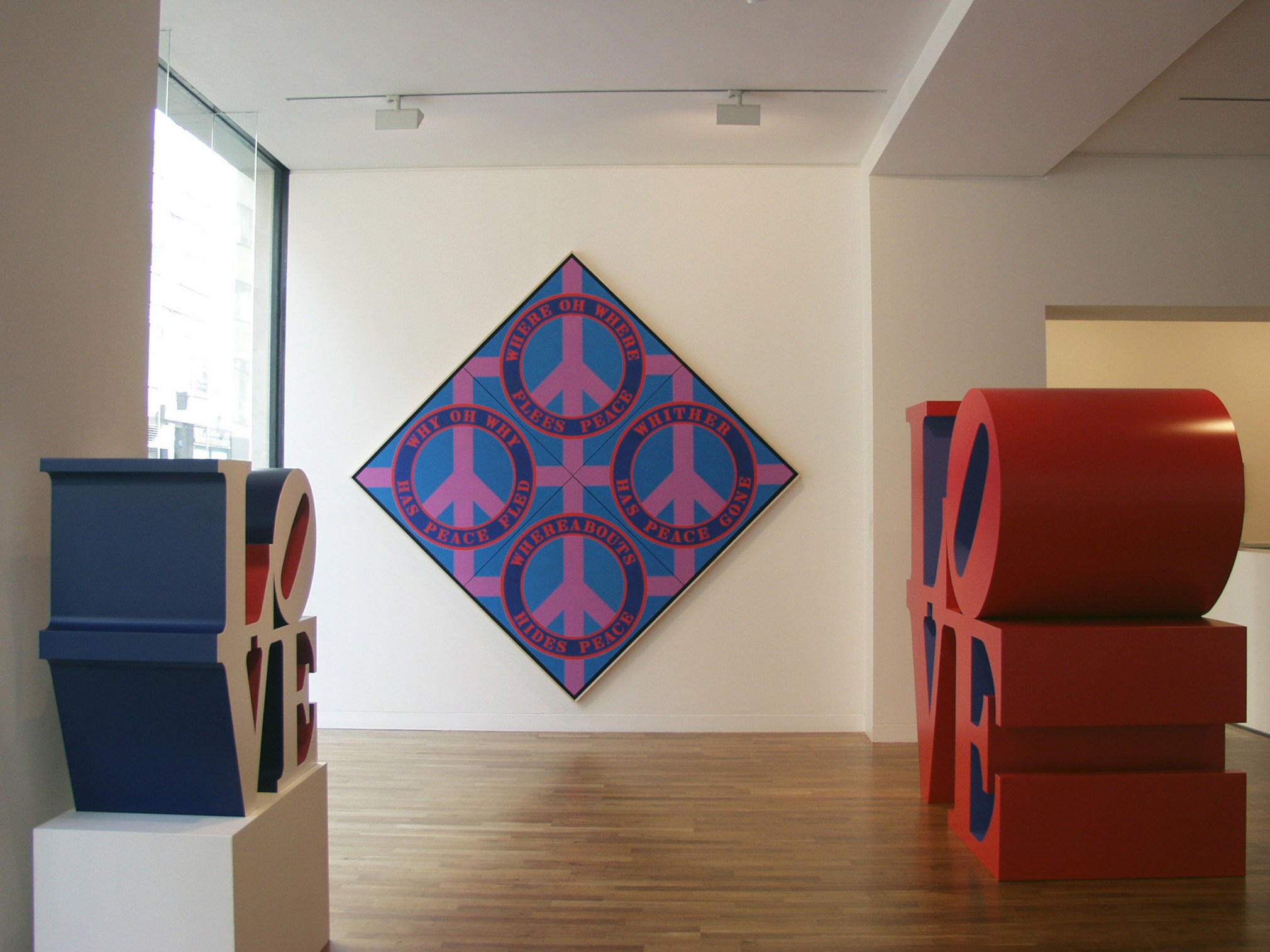 Installation view,&nbsp;Robert Indiana: Paintings and Sculpture, 1961 to 2003, Waddington Galleries, London,&nbsp;September 29&ndash;October 23, 2004. Photo courtesy of Kasmin Gallery, New York